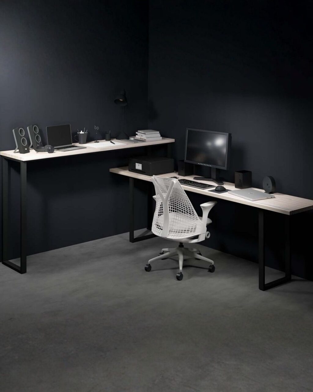 リモートワークでおすすめのデスク10選　生産性を高めるワークデスクの事例を紹介