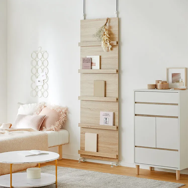 突っ張り型の壁面収納・本棚は大丈夫？ デメリットや耐荷重が気になる方への事例を紹介