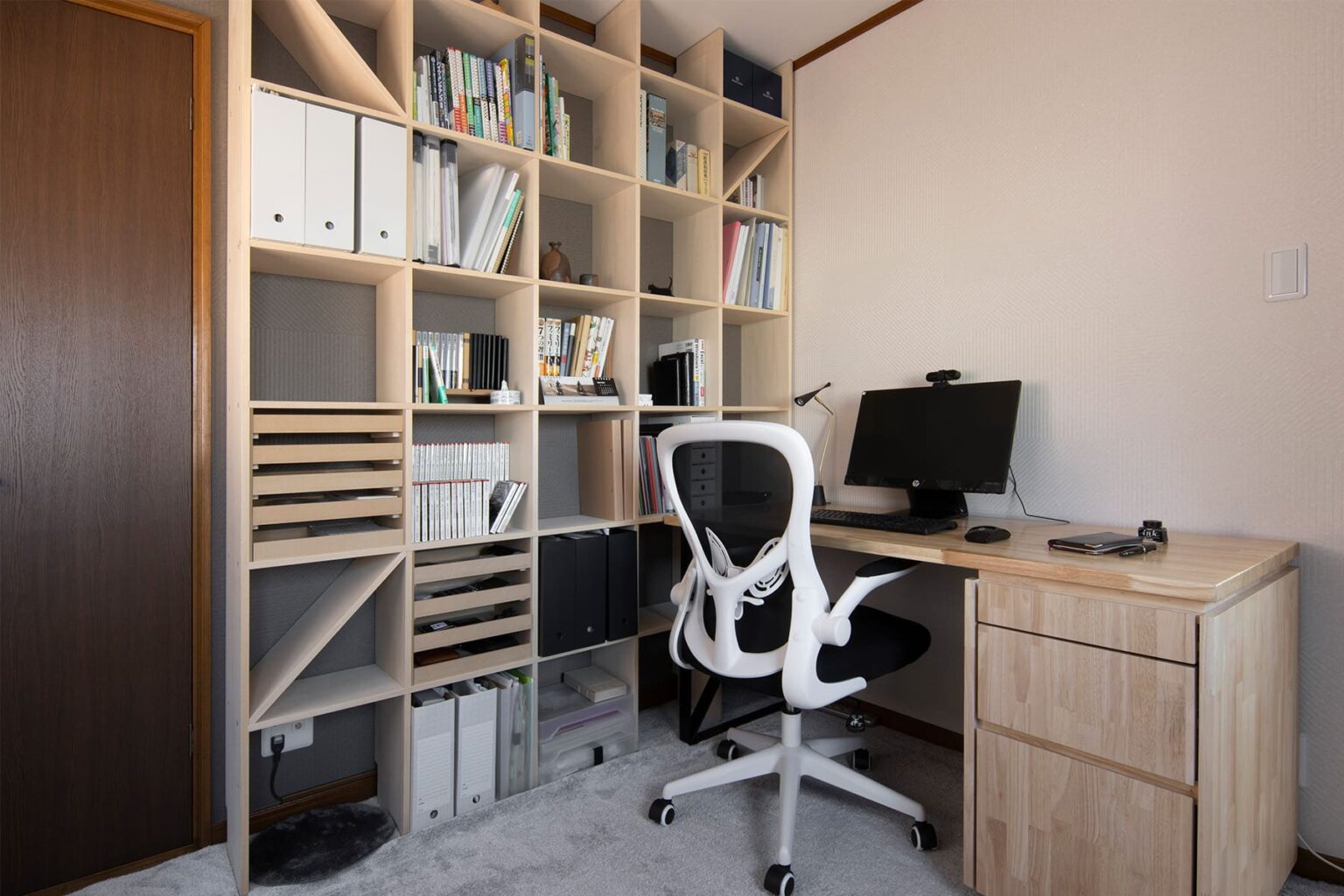 大人になっても使える学習机12選　一生使えるおしゃれなデスクの事例を紹介