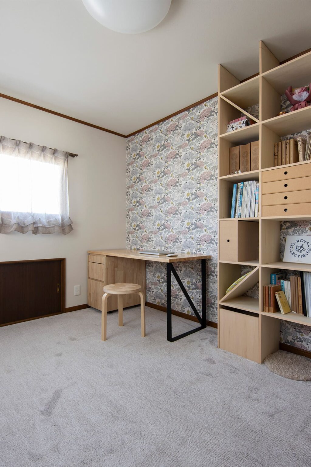 在宅デスクのおすすめ10選 おしゃれ・コンパクト・L字などのデスクの事例を紹介