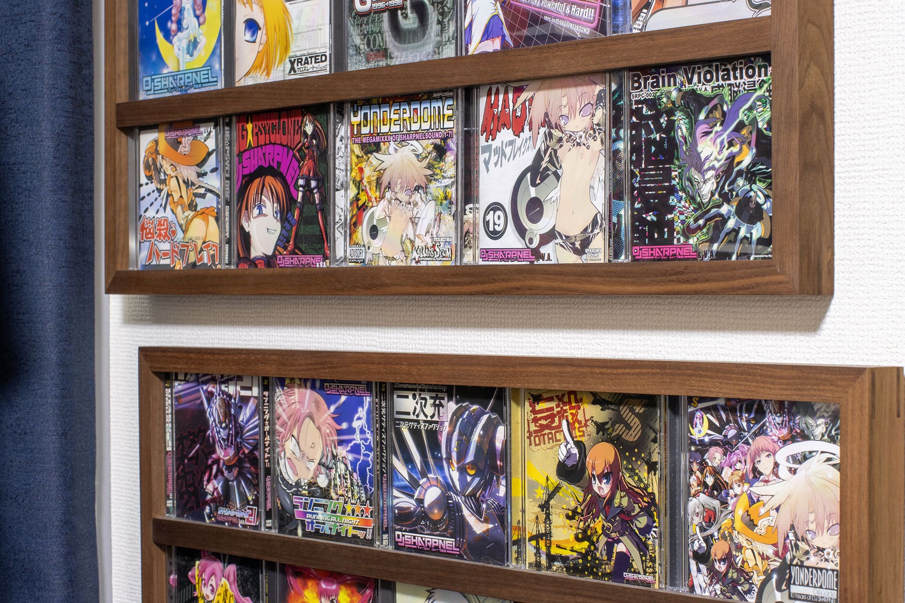 CDジャケットの表紙をタイル状に並べる