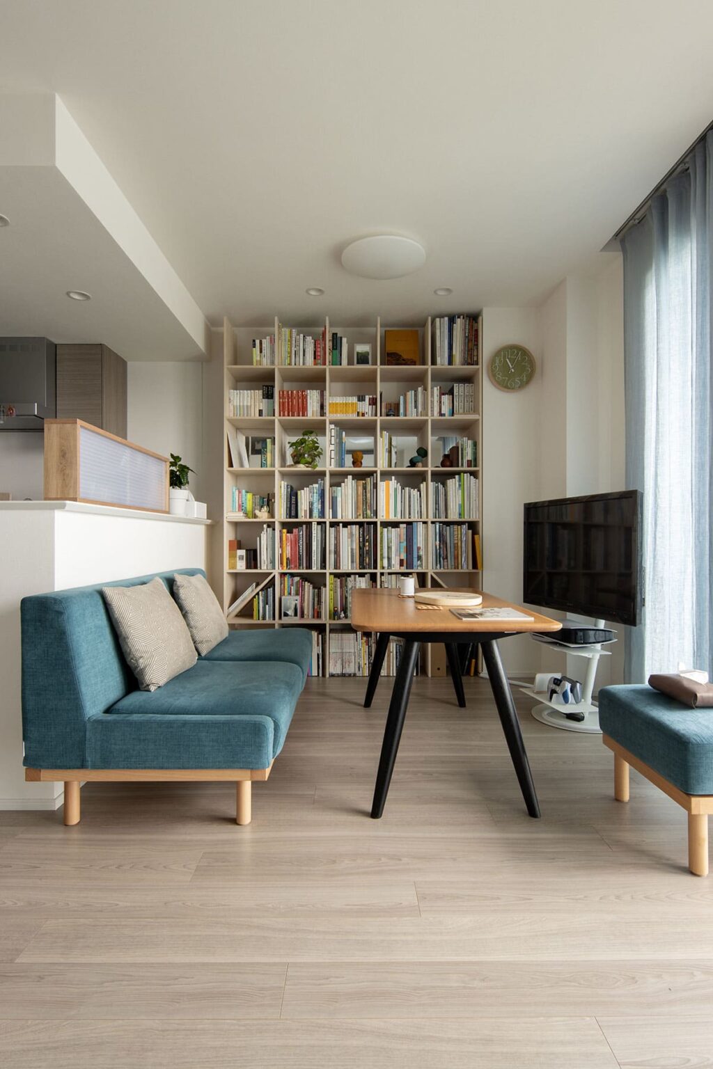 リビングダイニングの本棚 - Shelf 壁一面の本棚 奥行250mm - マルゲリータお客様事例