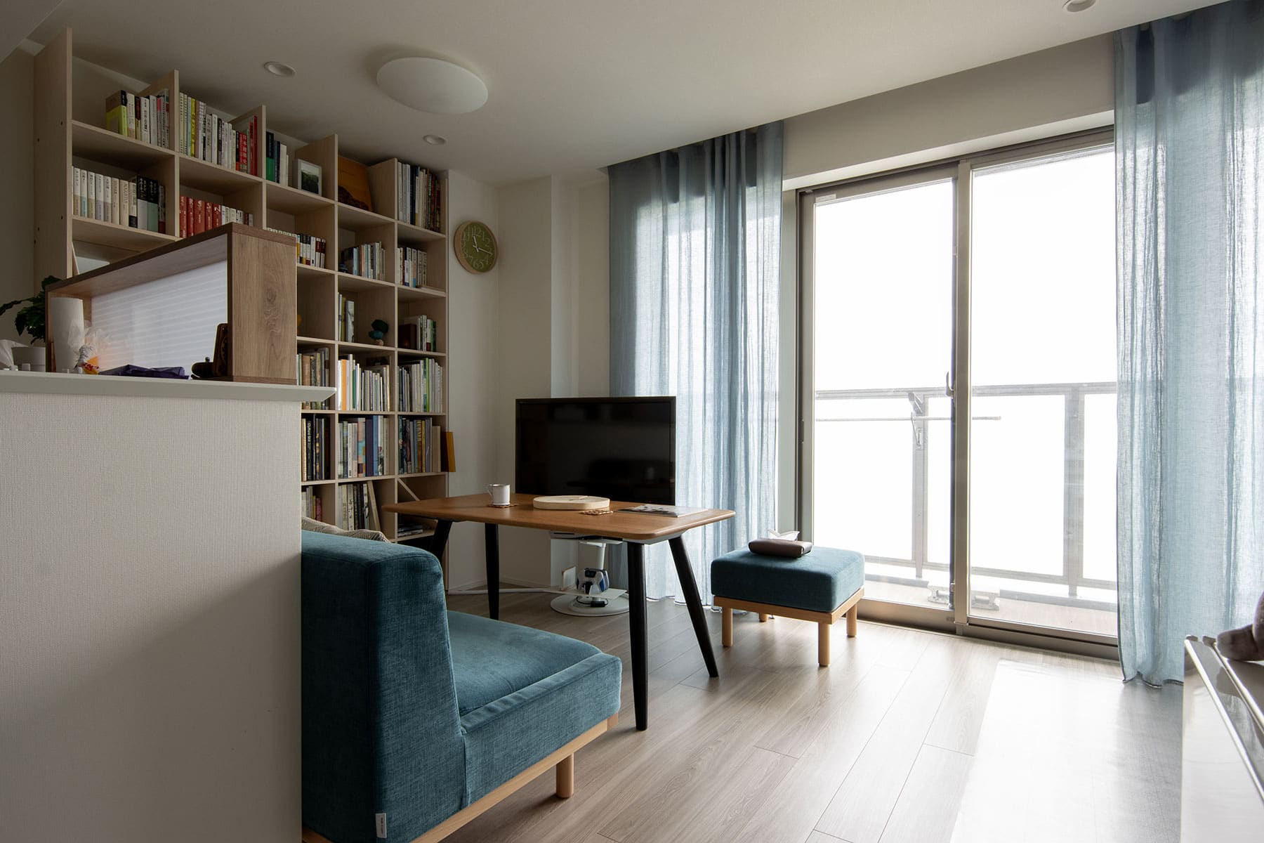 リビングダイニングの本棚 - Shelf 壁一面の本棚 奥行250mm - マルゲリータお客様事例