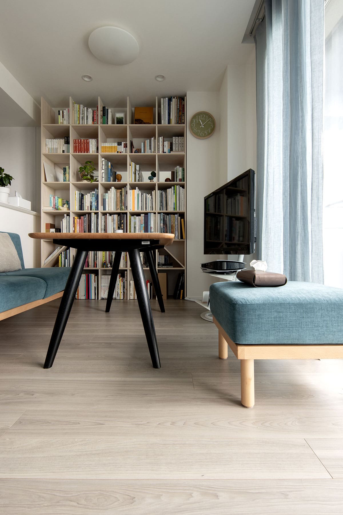 リビングダイニングの本棚 - Shelf 壁一面の本棚 奥行250mm - マルゲリータお客様事例