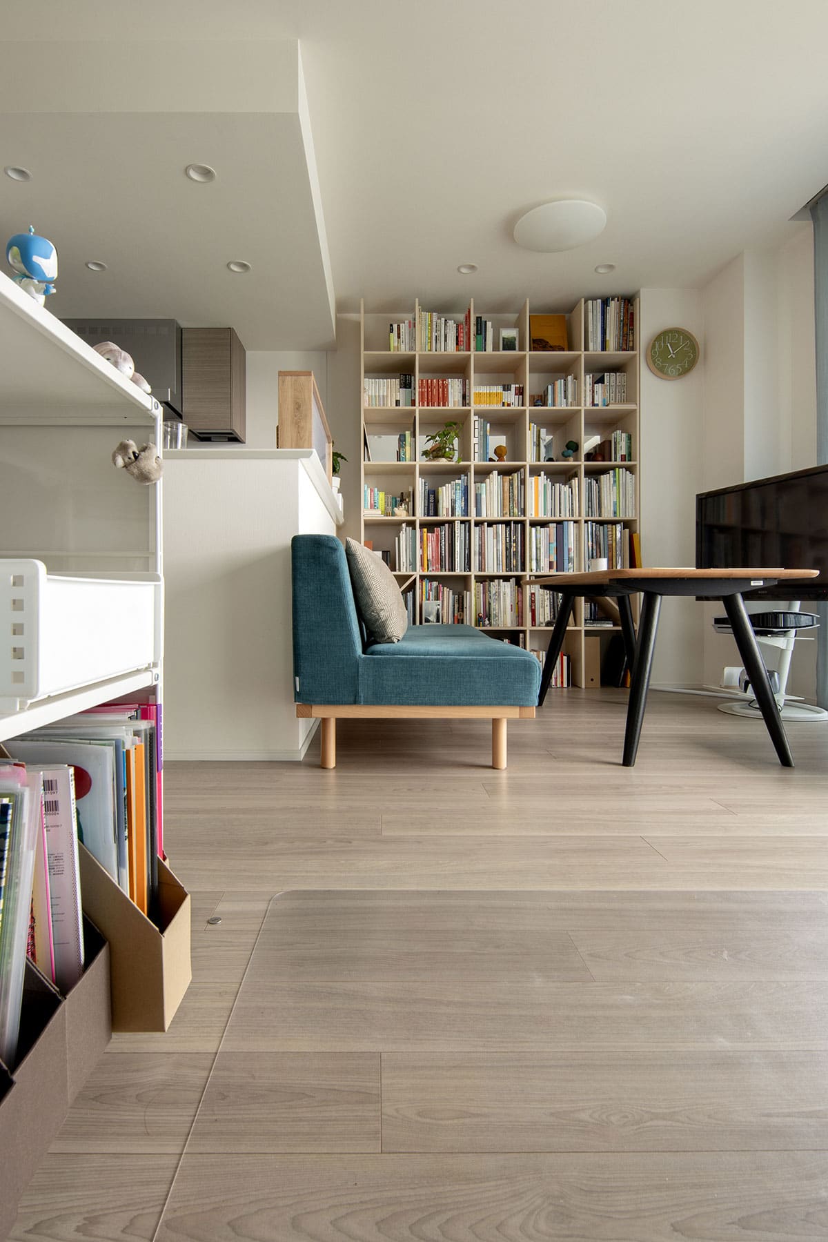 リビングダイニングの本棚 - Shelf 壁一面の本棚 奥行250mm - マルゲリータお客様事例