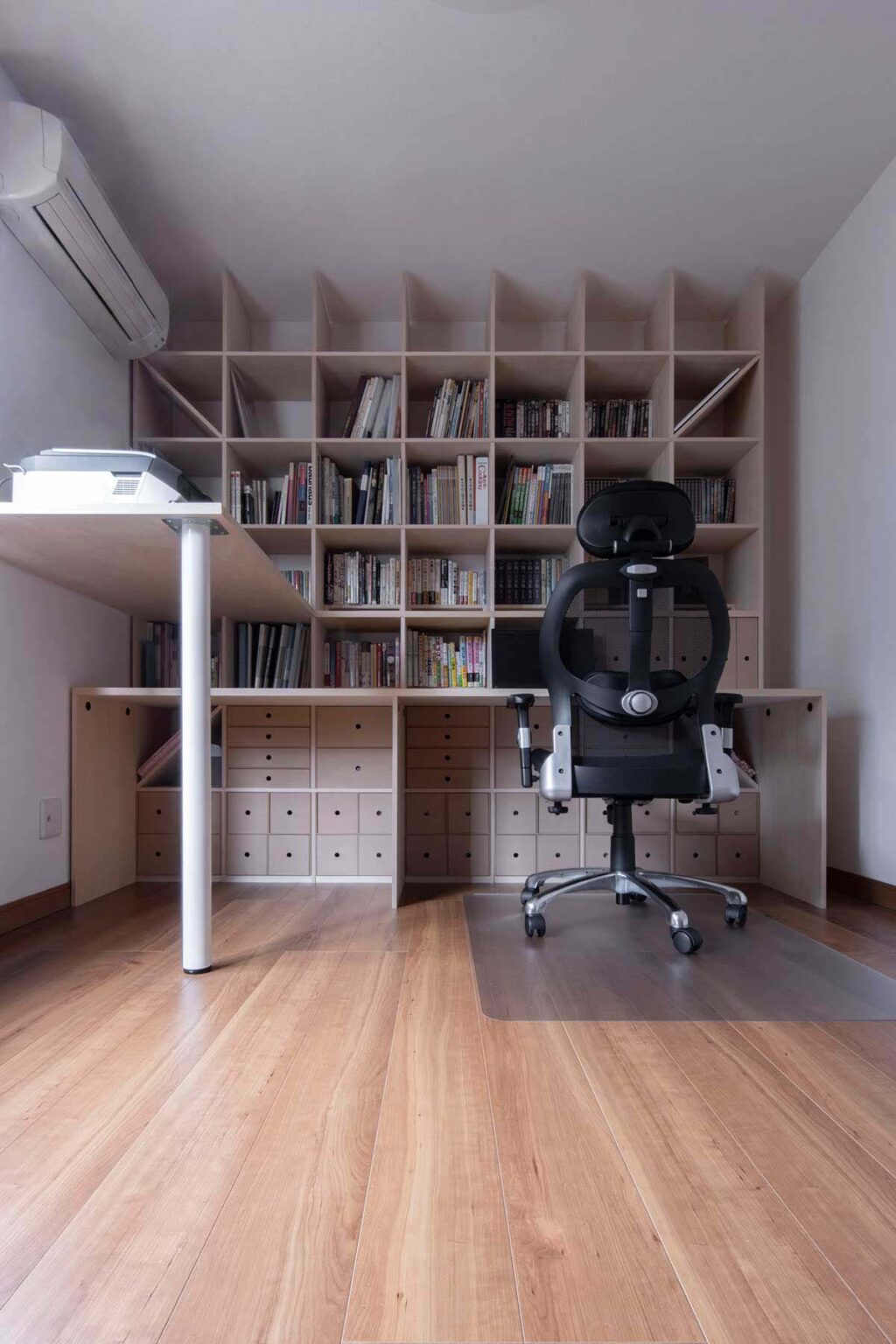 リモートワークでおすすめのデスク10選　生産性を高めるワークデスクの事例を紹介