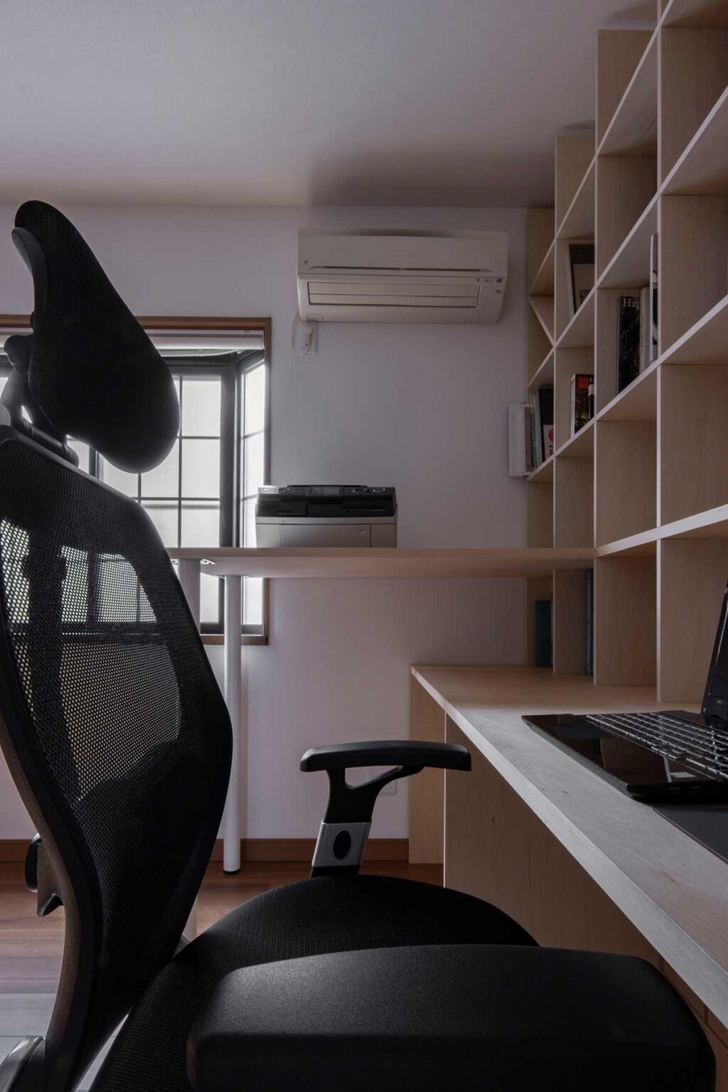 リモートワークでおすすめのデスク10選　生産性を高めるワークデスクの事例を紹介