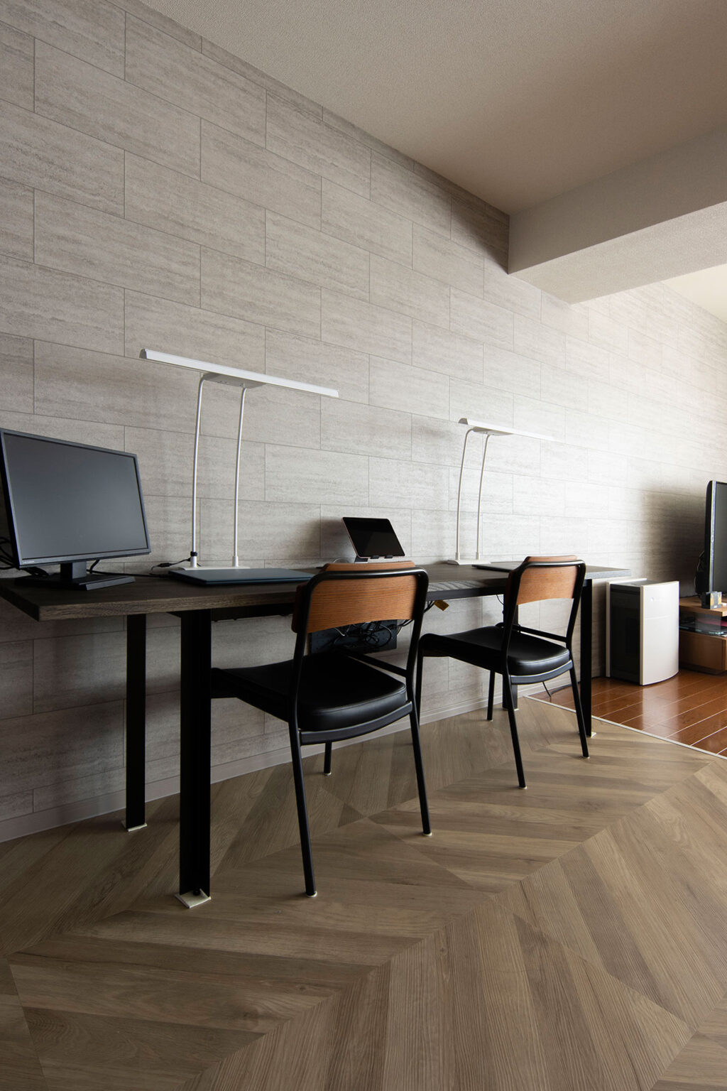 在宅デスクのおすすめ10選 おしゃれ・コンパクト・L字などのデスクの事例を紹介