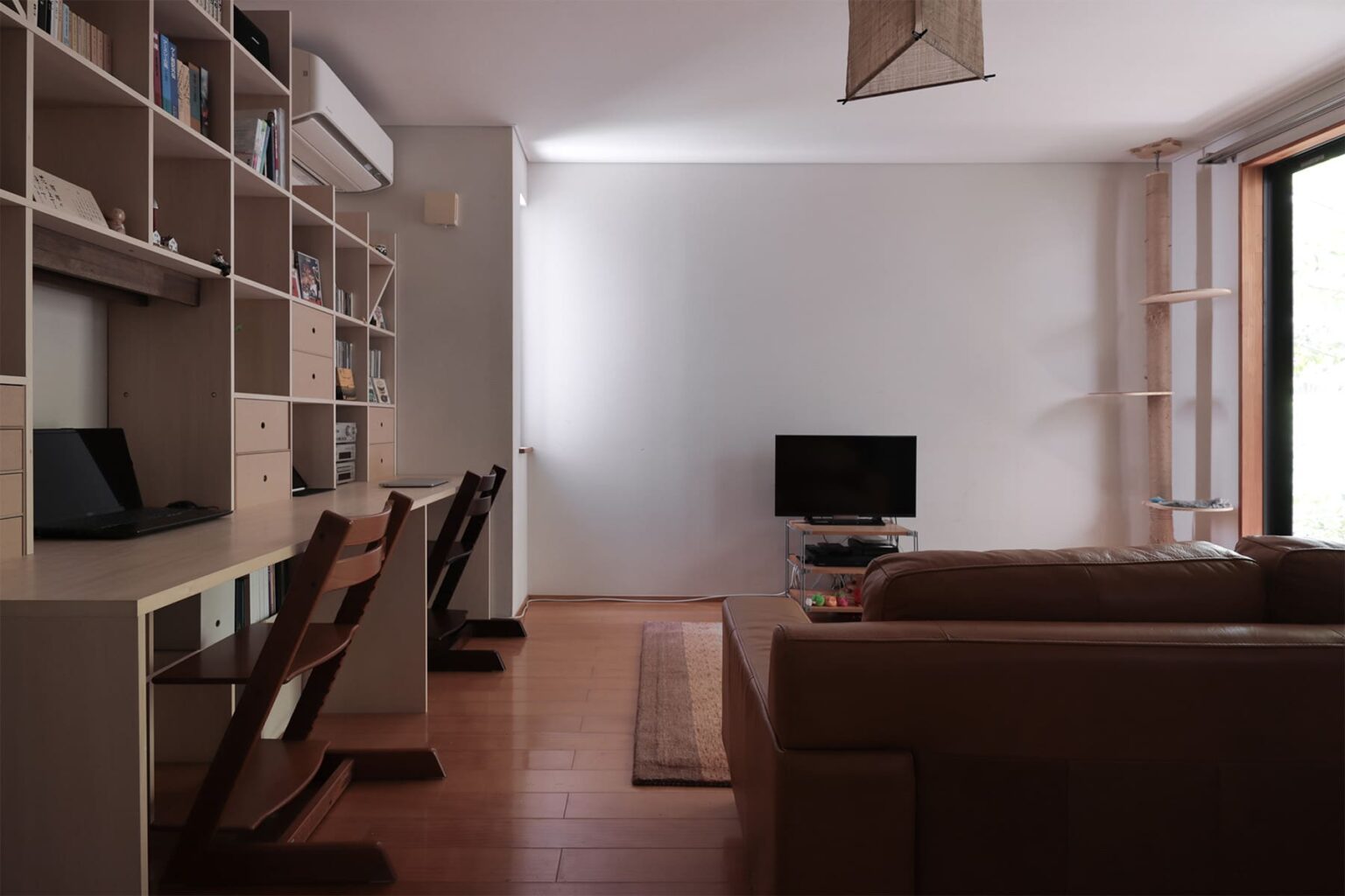 おしゃれなパソコンデスクのおすすめ11選　木製・コンパクト・ロータイプなどの事例を紹介