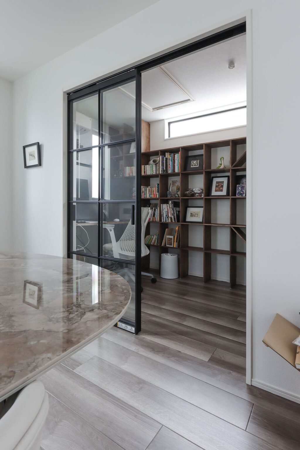 リビングに書斎を マンションでも作れる 書斎コーナーの間取りやレイアウトの事例を紹介