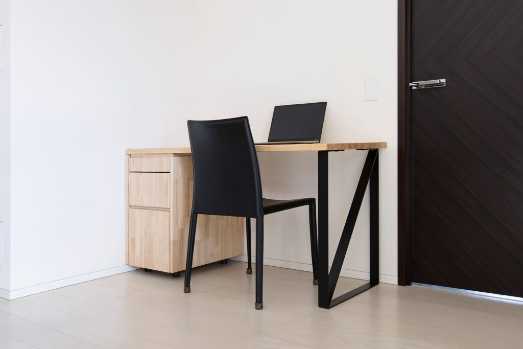 おしゃれなパソコンデスクのおすすめ11選　木製・コンパクト・ロータイプなどの事例を紹介