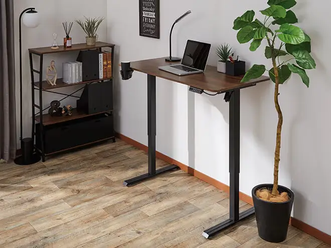 在宅デスクのおすすめ10選 おしゃれ・コンパクト・L字などのデスクの事例を紹介