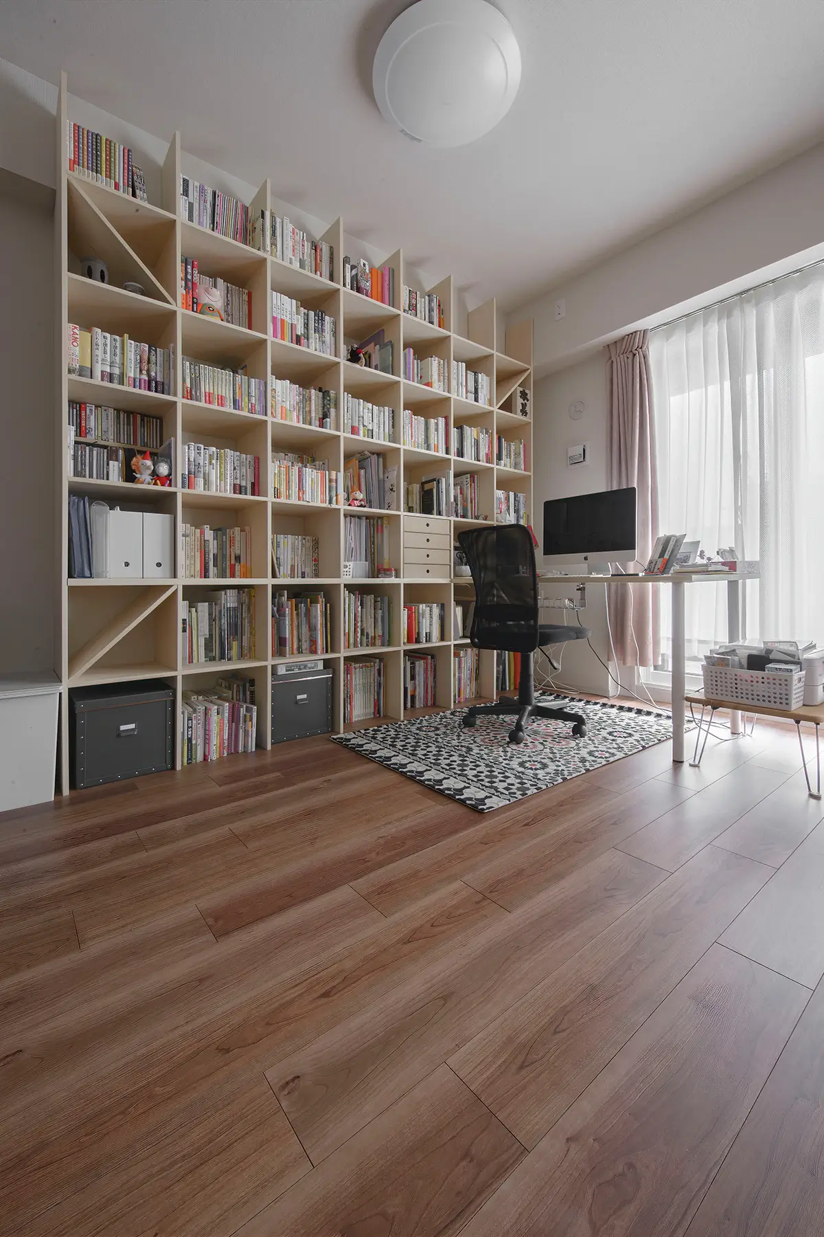 リモートワークでおすすめのデスク10選　生産性を高めるワークデスクの事例を紹介