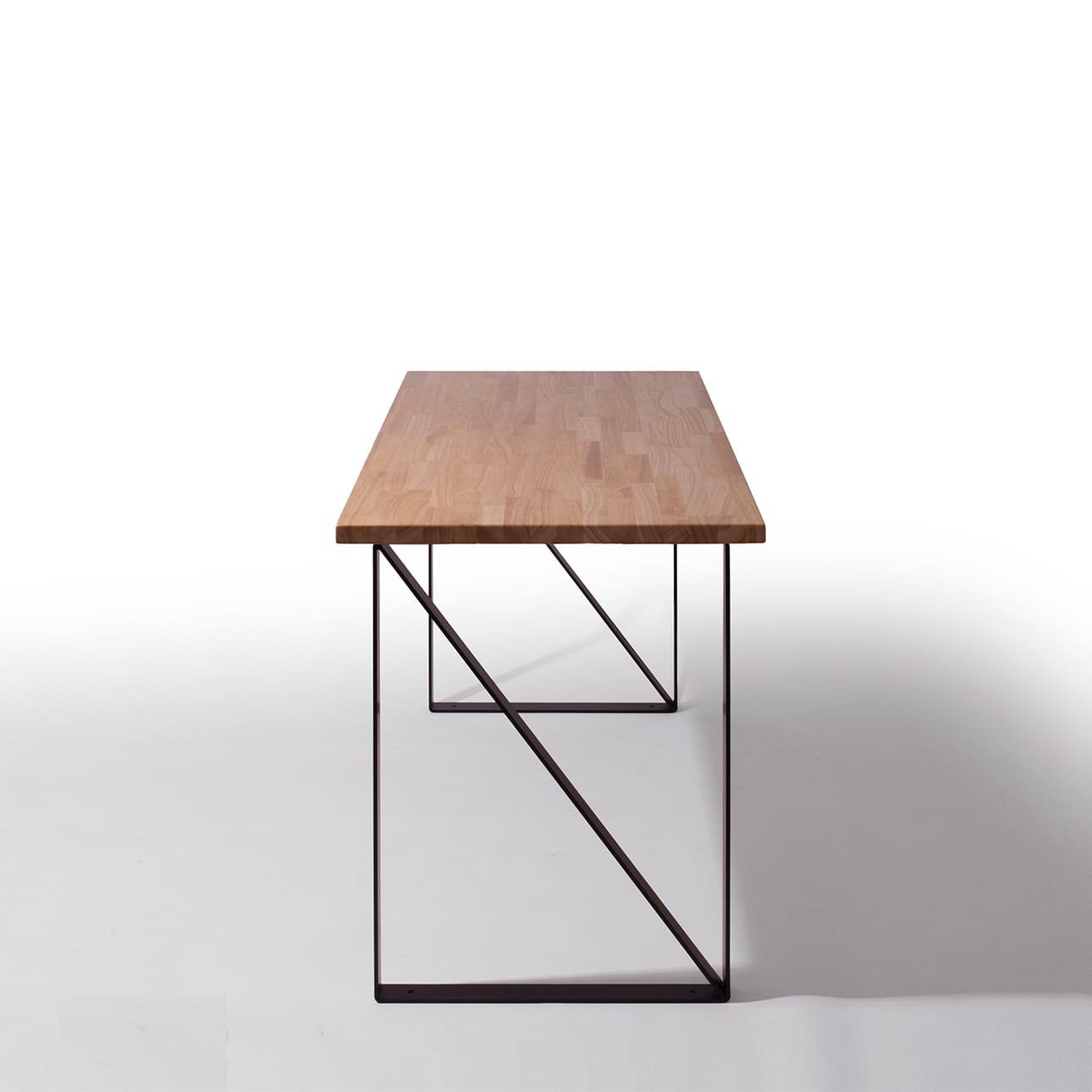 シンプルな机のおすすめ12選　大人や子ども向け・白・L字型のおしゃれデスクの事例を紹介