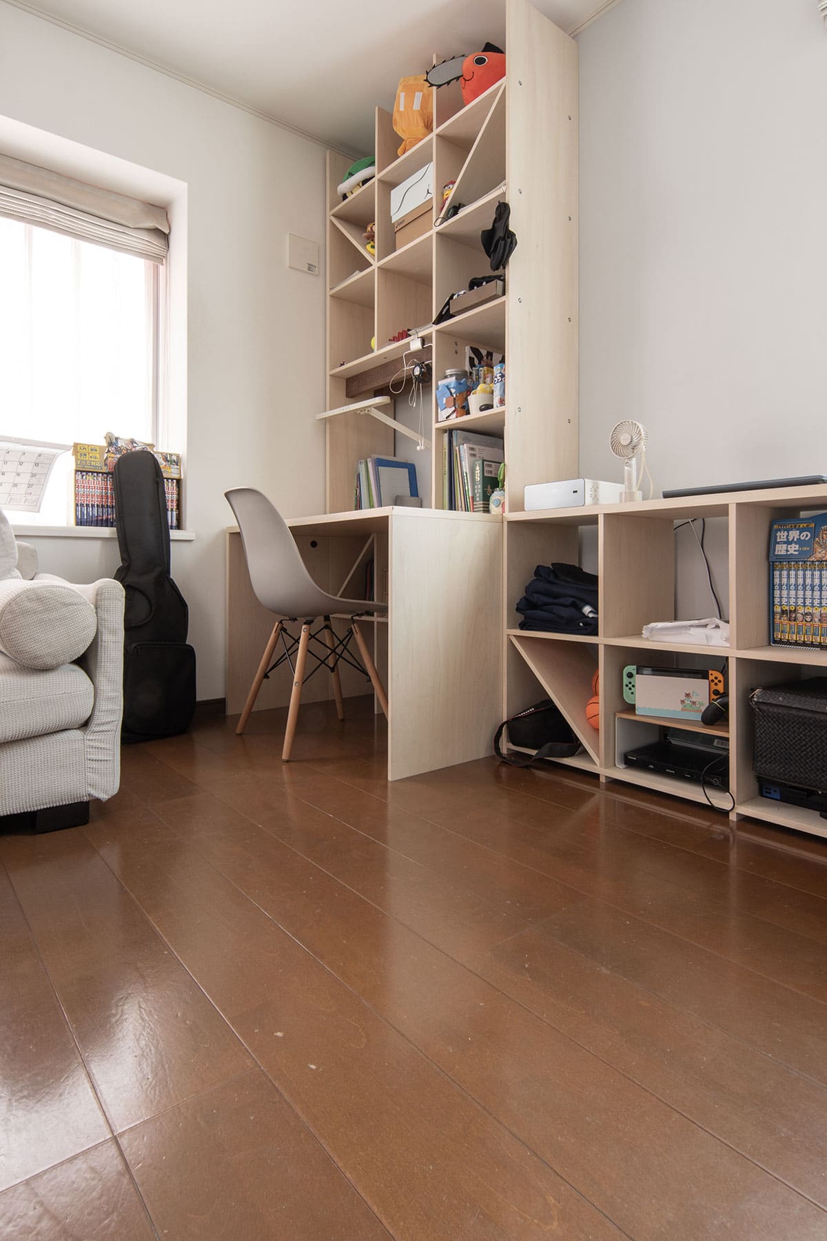 二人のお子様のリビング学習スペース - Shelf カウンター付き本棚 / ロータイプ本棚 - マルゲリータお客様事例