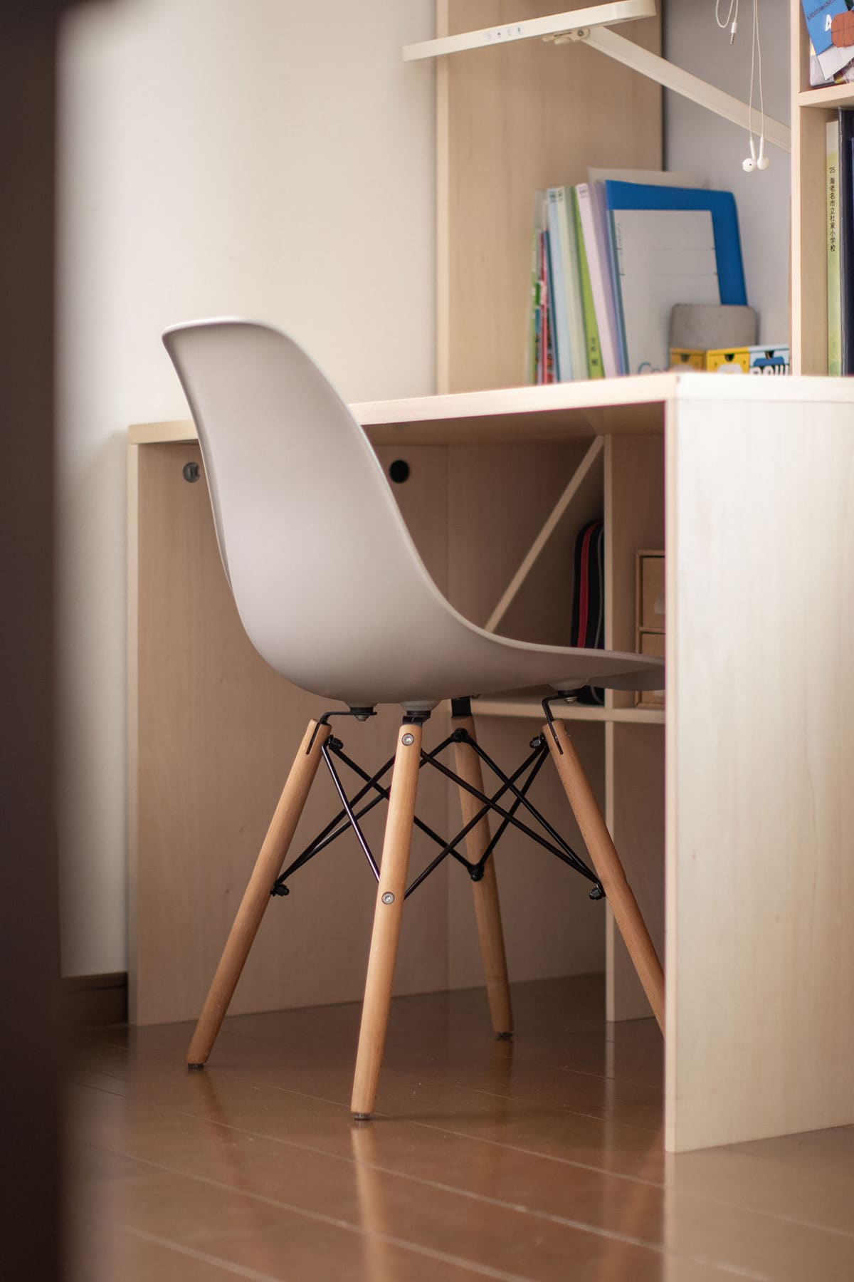 二人のお子様のリビング学習スペース - Shelf カウンター付き本棚 / ロータイプ本棚 - マルゲリータお客様事例