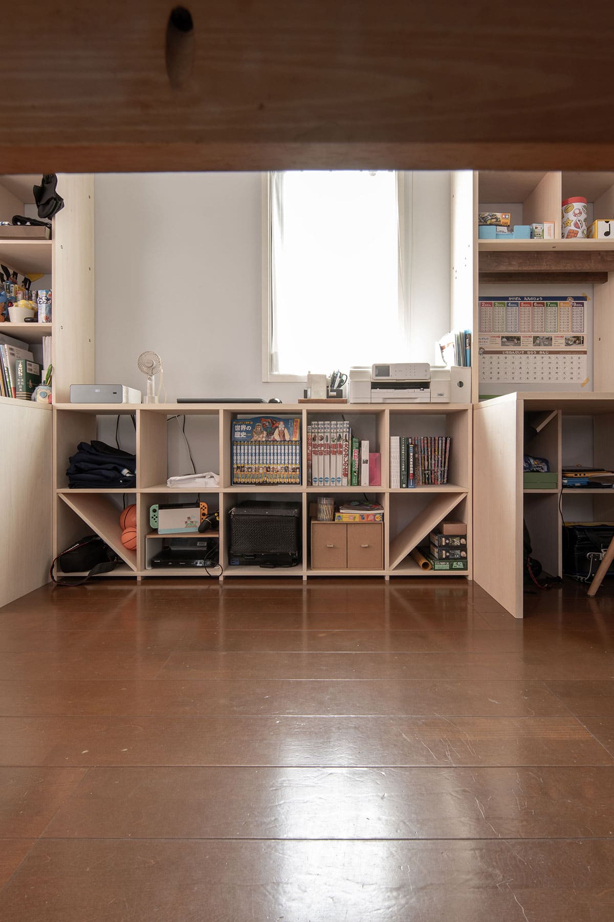 二人のお子様のリビング学習スペース - Shelf カウンター付き本棚 / ロータイプ本棚 - マルゲリータお客様事例