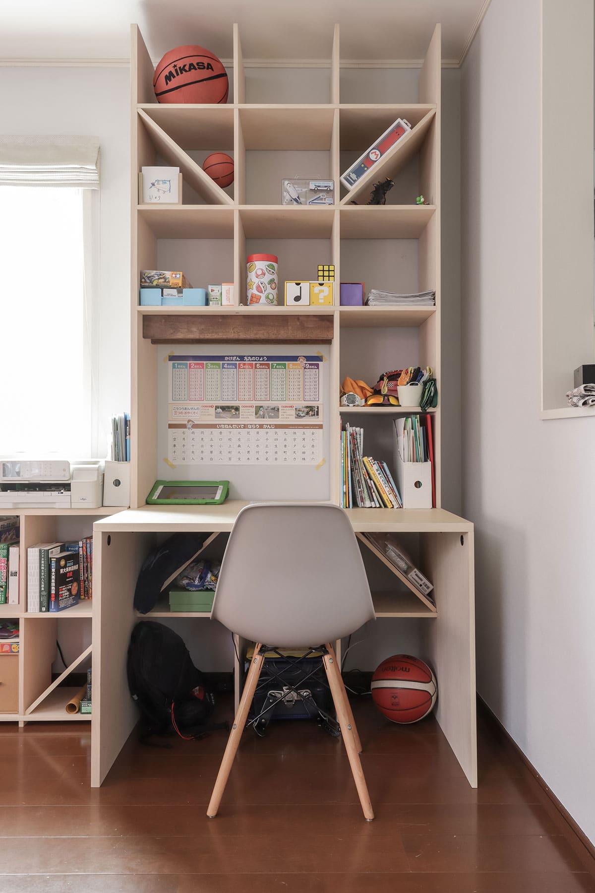 二人のお子様のリビング学習スペース - Shelf カウンター付き本棚 / ロータイプ本棚 - マルゲリータお客様事例