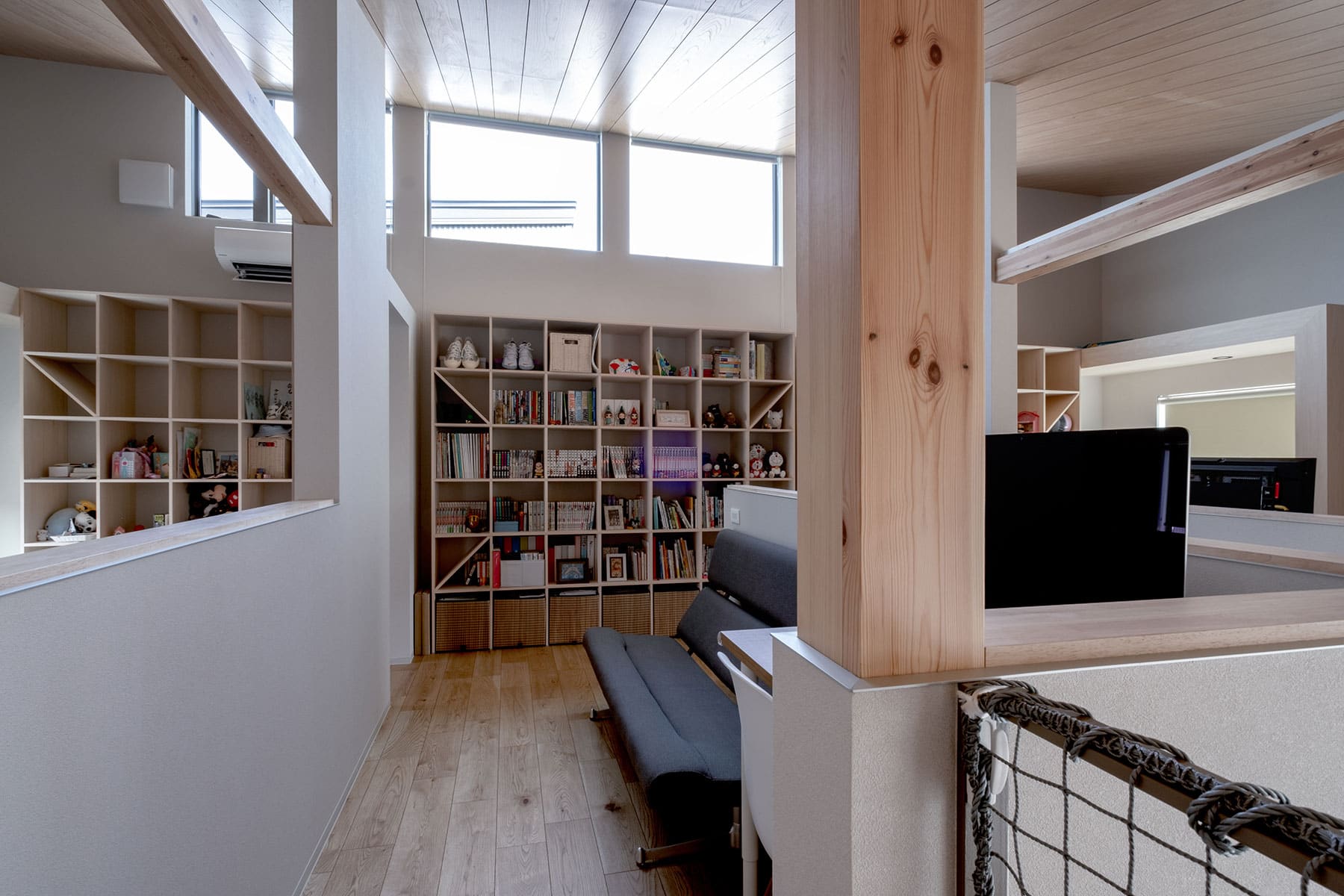 子供部屋の本棚 - Shelf 壁一面の本棚 奥行250mm - マルゲリータお客様事例