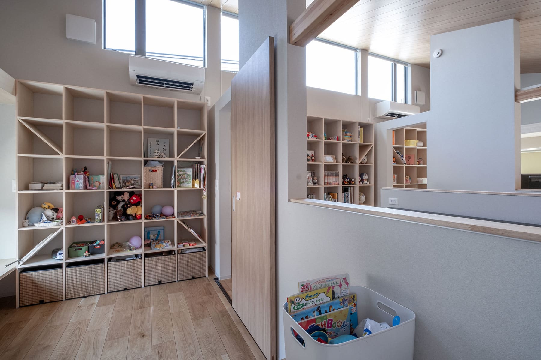 子供部屋の本棚 - Shelf 壁一面の本棚 奥行250mm - マルゲリータお客様事例