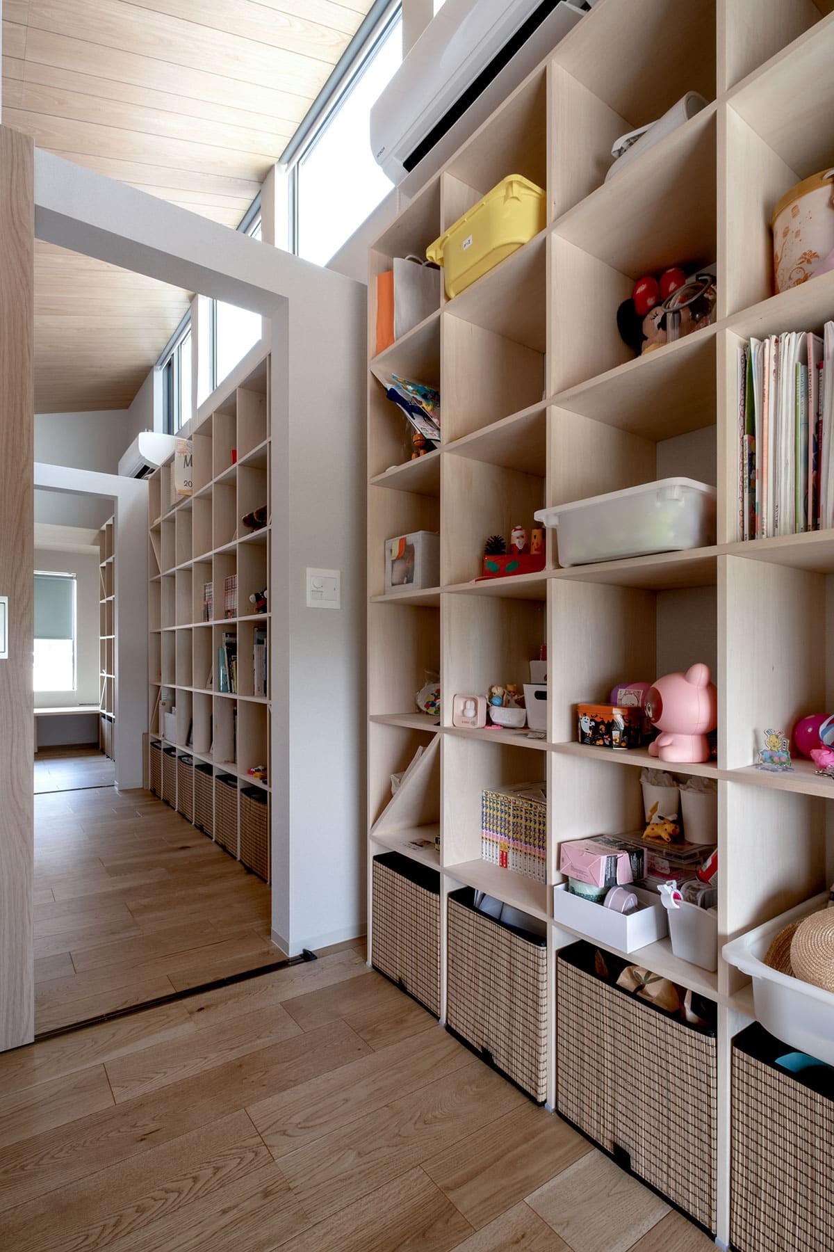 子供部屋の本棚 - Shelf 壁一面の本棚 奥行250mm - マルゲリータお客様事例
