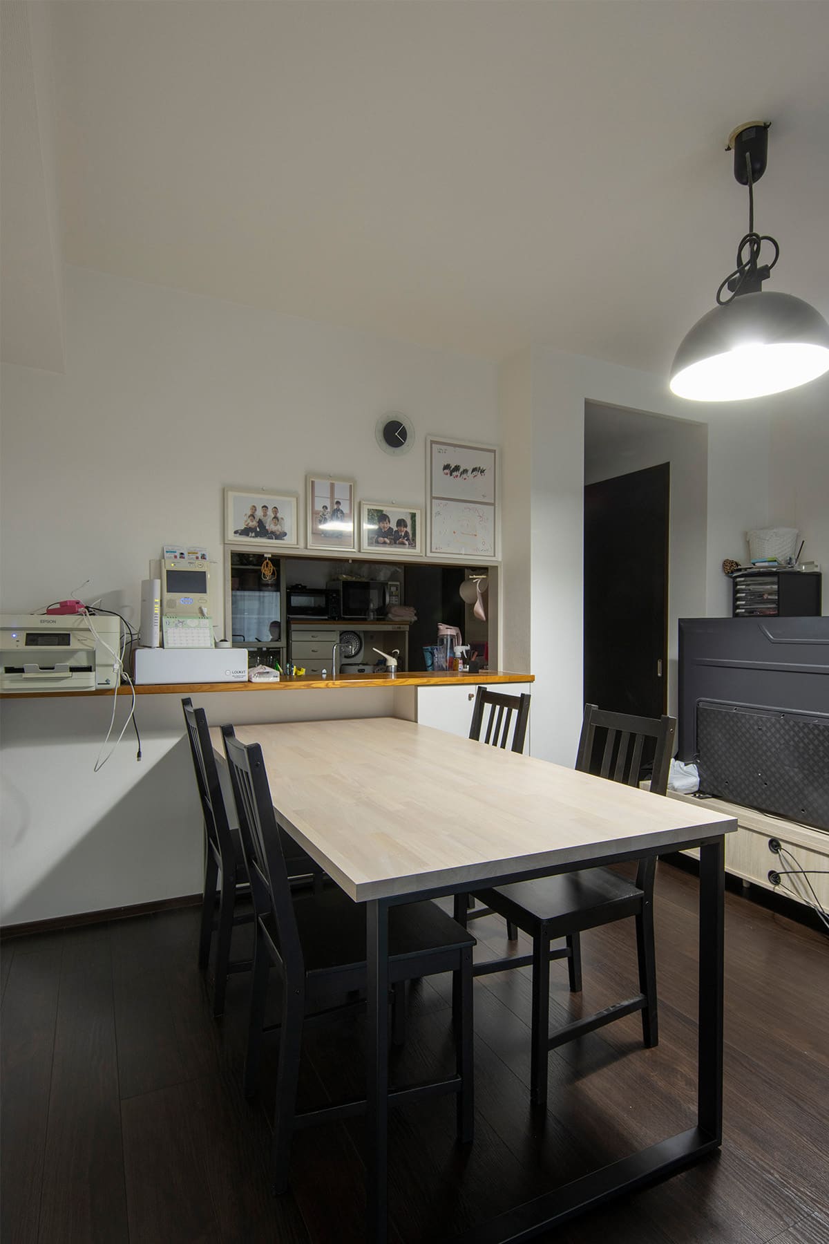 リビングの中心に - Tavola ダイニングテーブル スチール脚(RO)- マルゲリータお客様事例