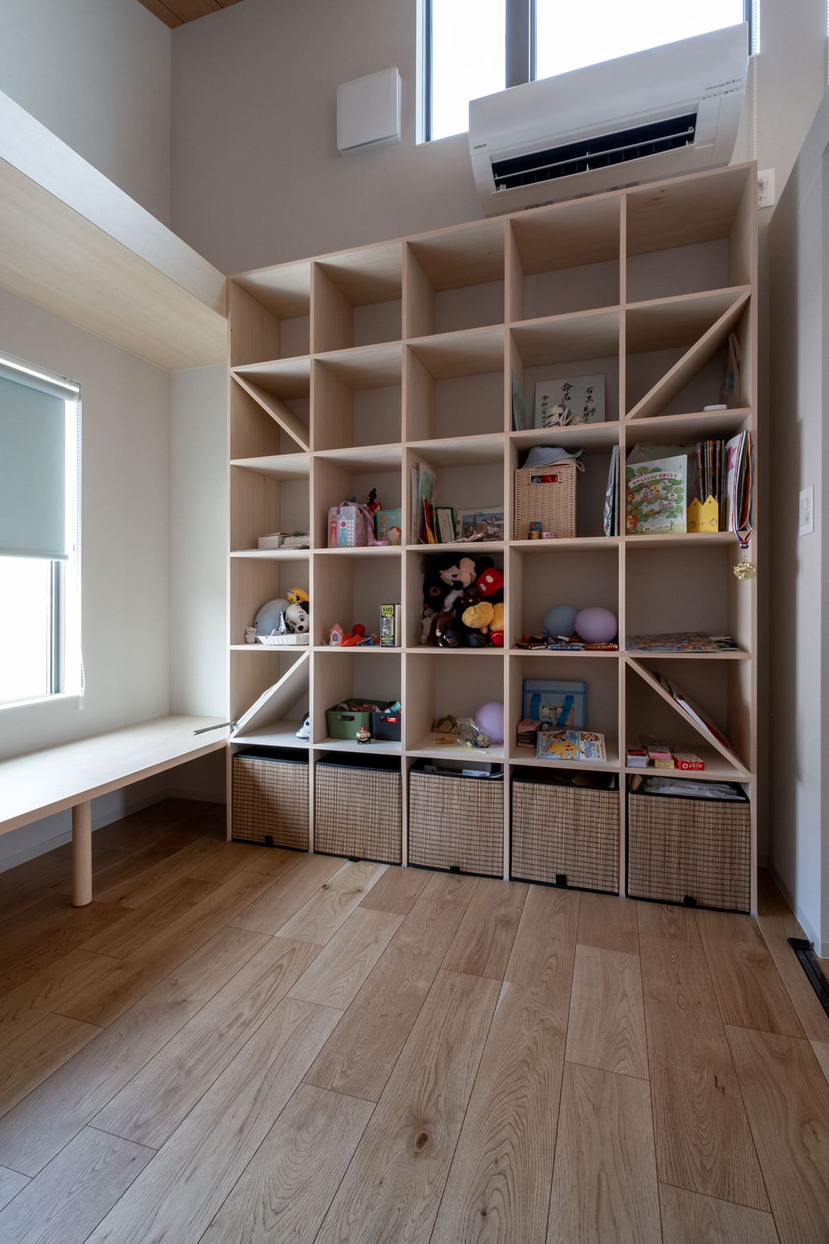 子供部屋の本棚 - Shelf 壁一面の本棚 奥行250mm - マルゲリータお客様事例