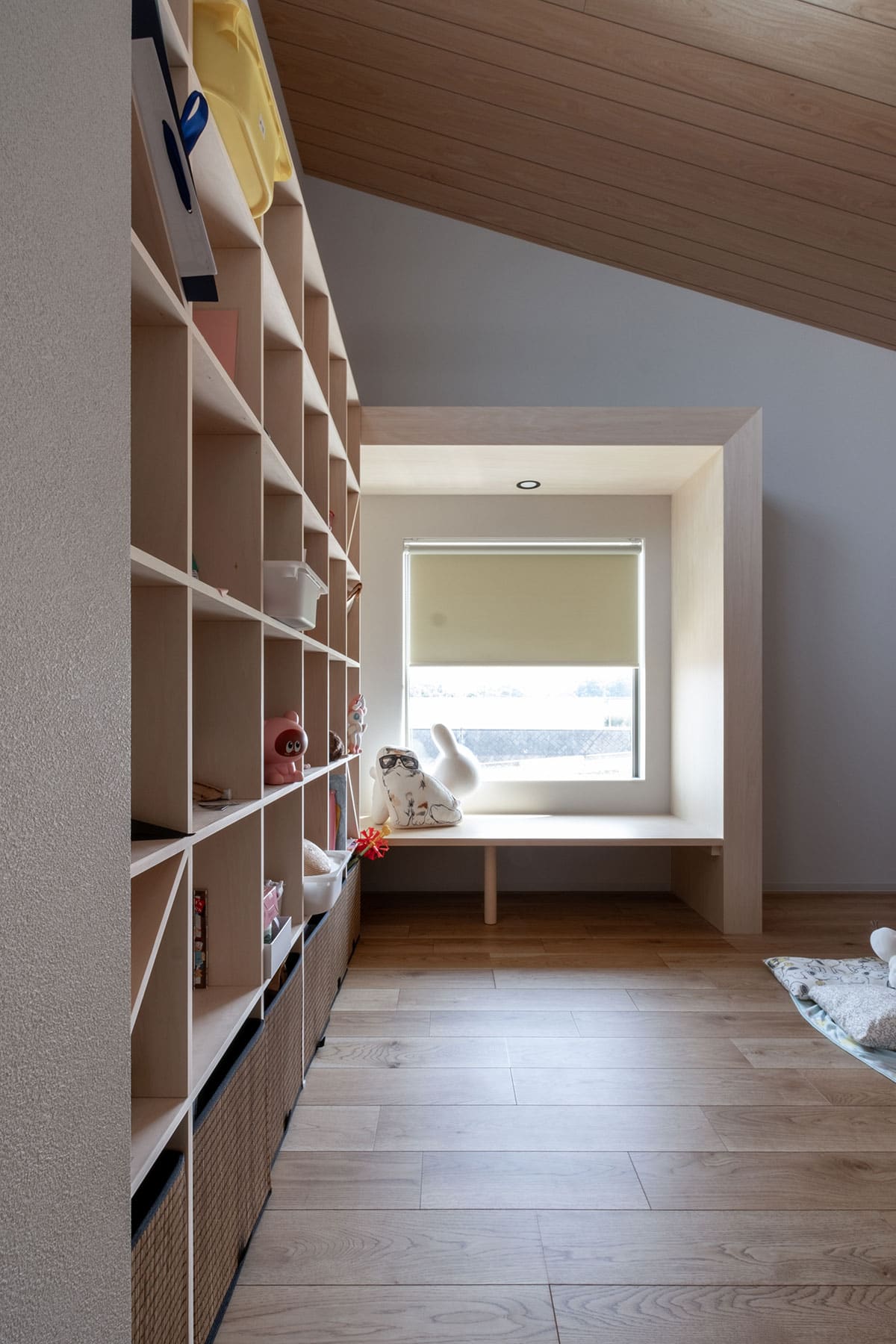 子供部屋の本棚 - Shelf 壁一面の本棚 奥行250mm - マルゲリータお客様事例