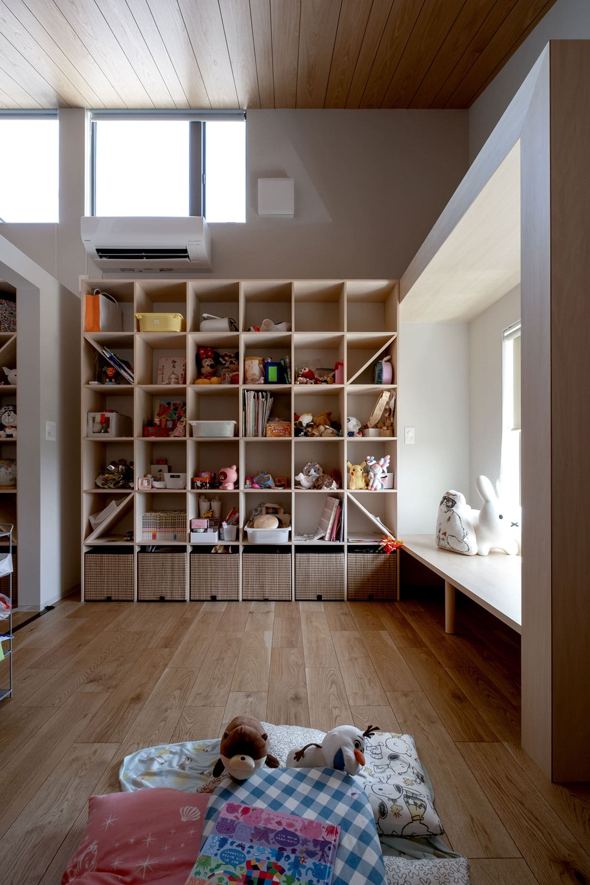 子供部屋の本棚 - Shelf 壁一面の本棚 奥行250mm - マルゲリータお客様事例