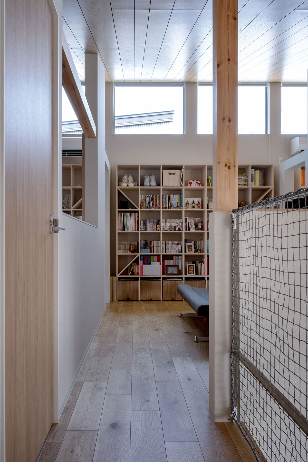 子供部屋の本棚 - Shelf 壁一面の本棚 奥行250mm - マルゲリータお客様事例