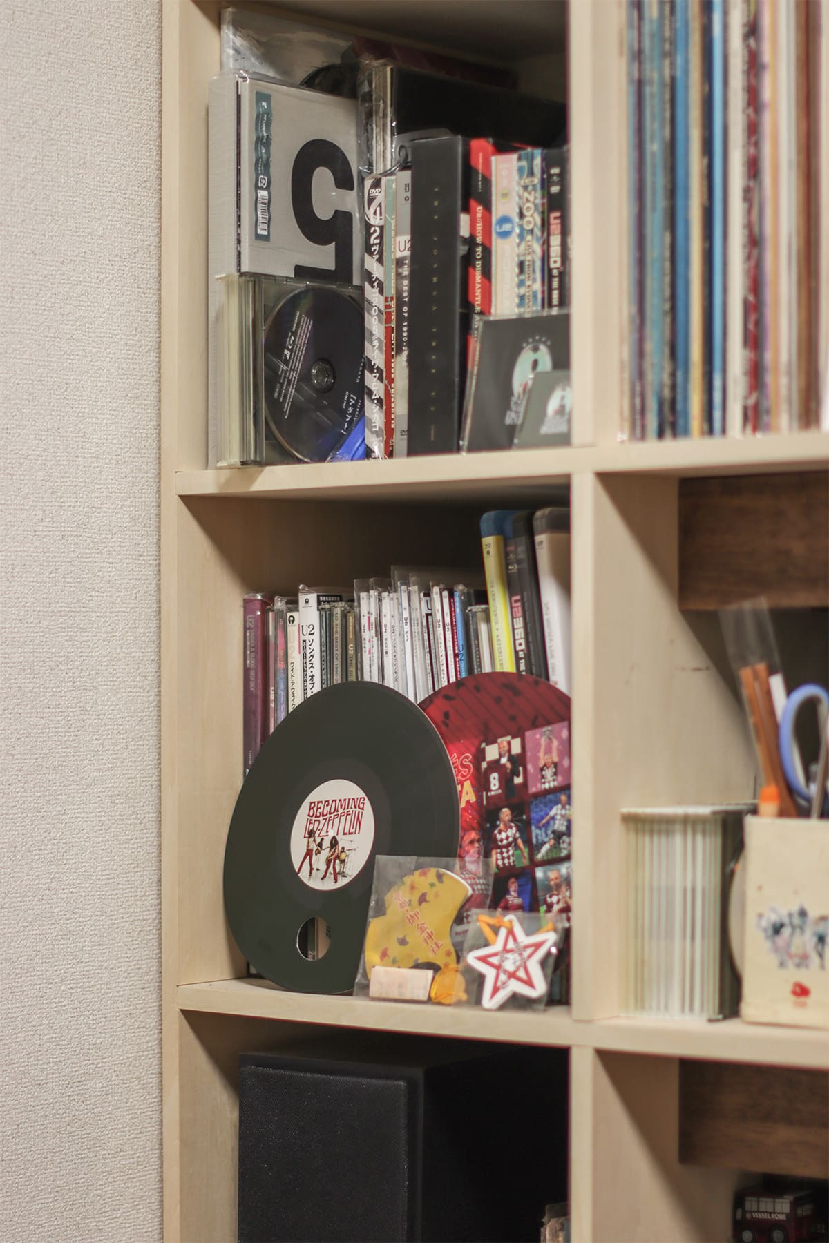 リビングのレコード棚 - Shelf 壁一面の本棚 奥行350mm - マルゲリータお客様事例