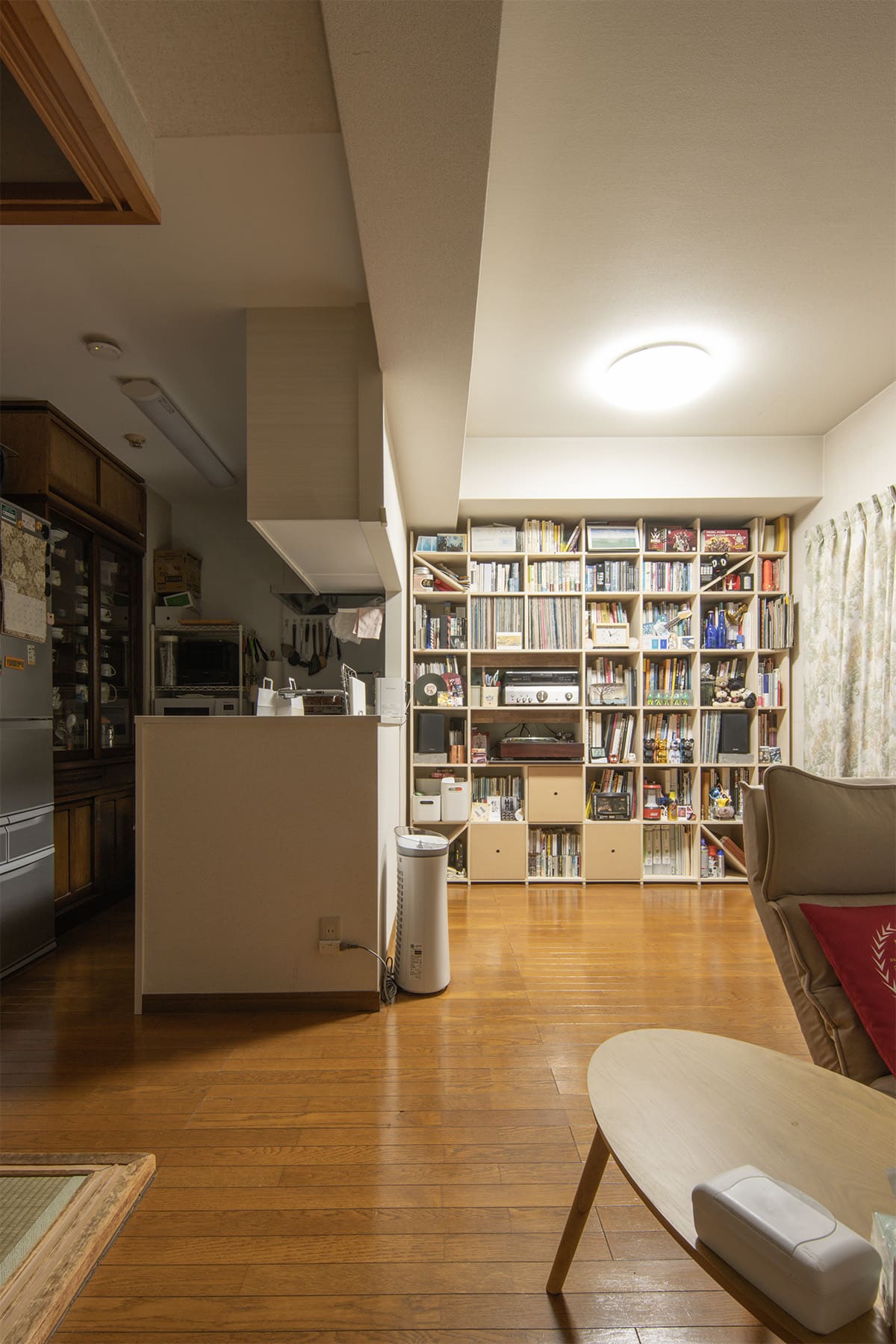 リビングのレコード棚 - Shelf 壁一面の本棚 奥行350mm - マルゲリータお客様事例