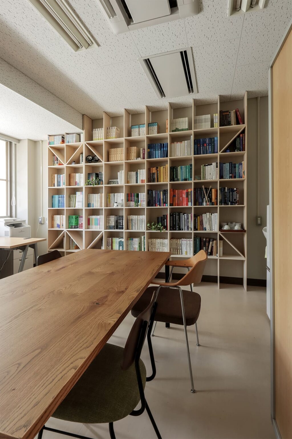 大学の研究室の本棚 - Shelf 壁一面の本棚 奥行250mm - マルゲリータお客様事例