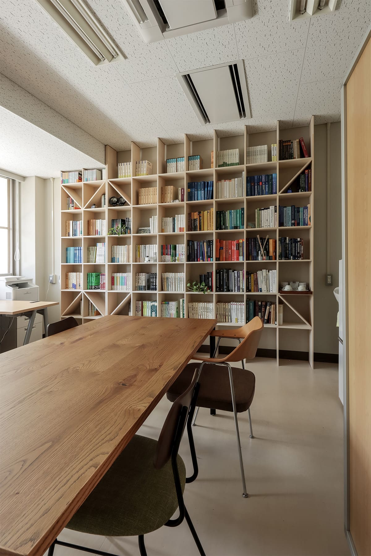 大学の研究室の本棚 - Shelf 壁一面の本棚 奥行250mm - マルゲリータお客様事例