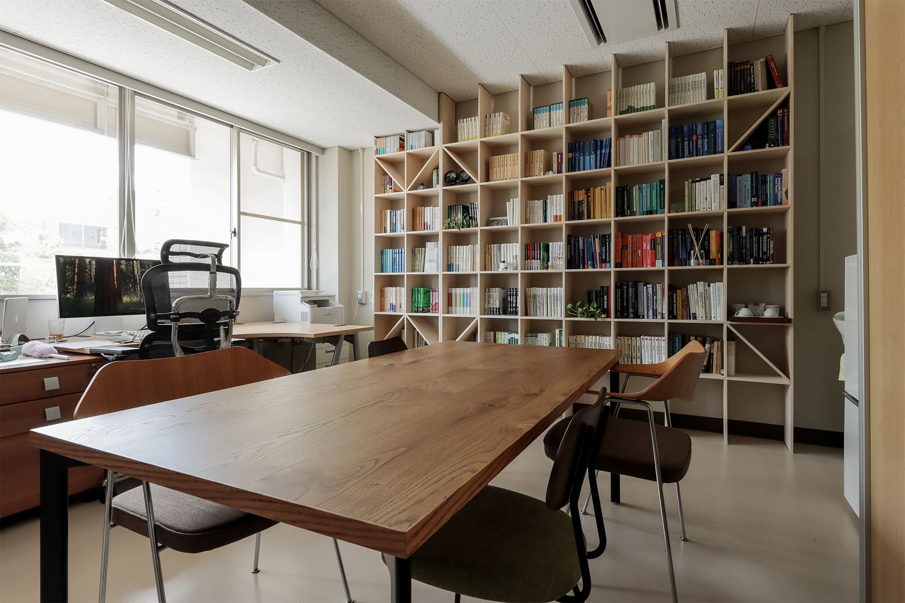 大学の研究室の本棚 - Shelf 壁一面の本棚 奥行250mm - マルゲリータお客様事例