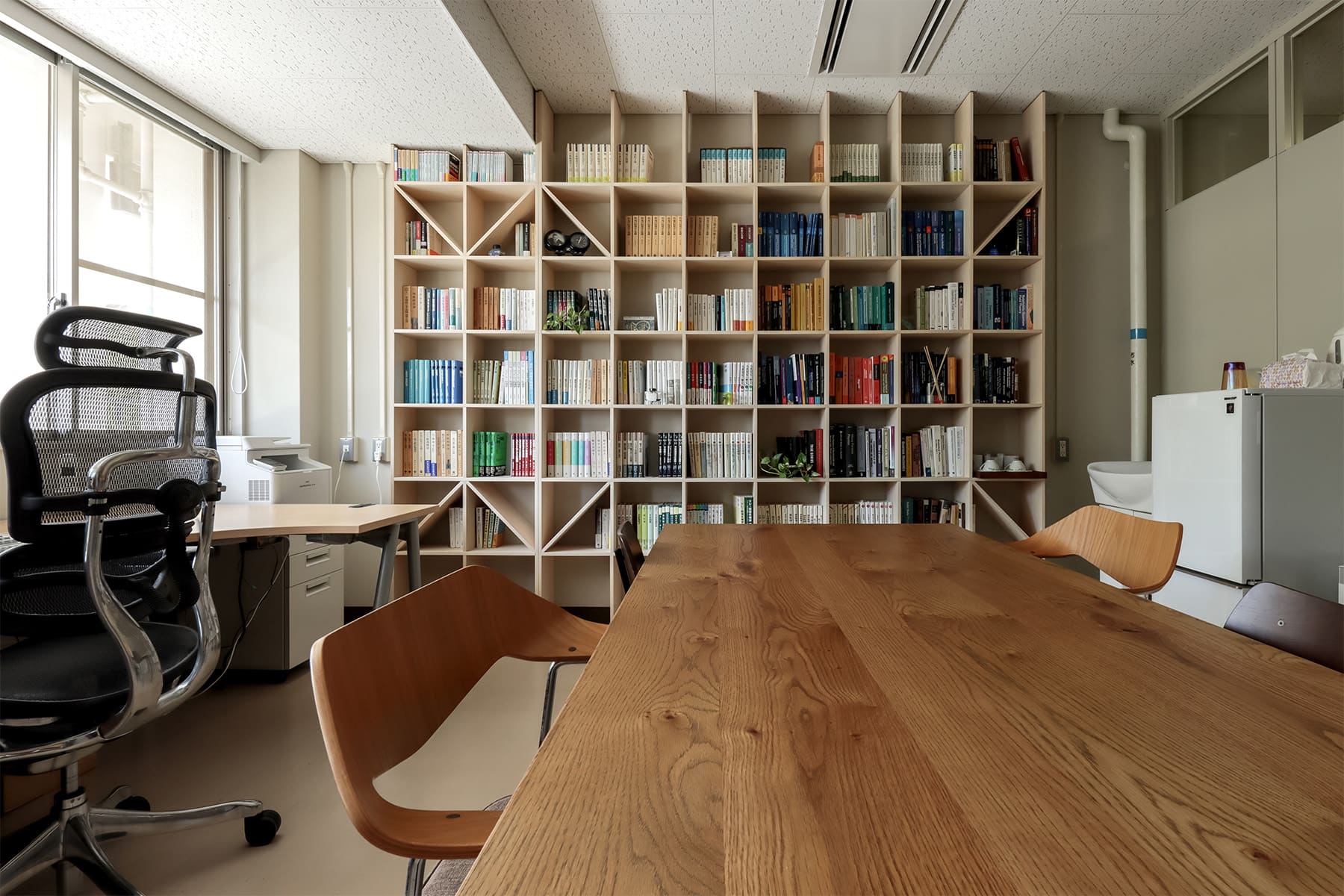 大学の研究室の本棚 - Shelf 壁一面の本棚 奥行250mm - マルゲリータお客様事例