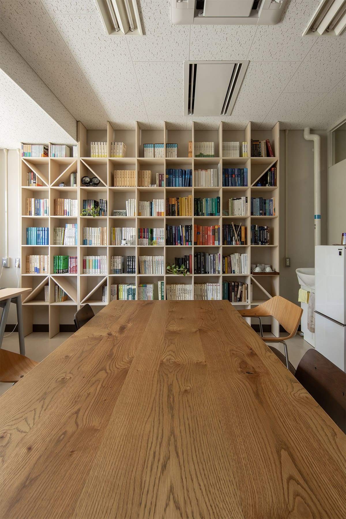 大学の研究室の本棚 - Shelf 壁一面の本棚 奥行250mm - マルゲリータお客様事例