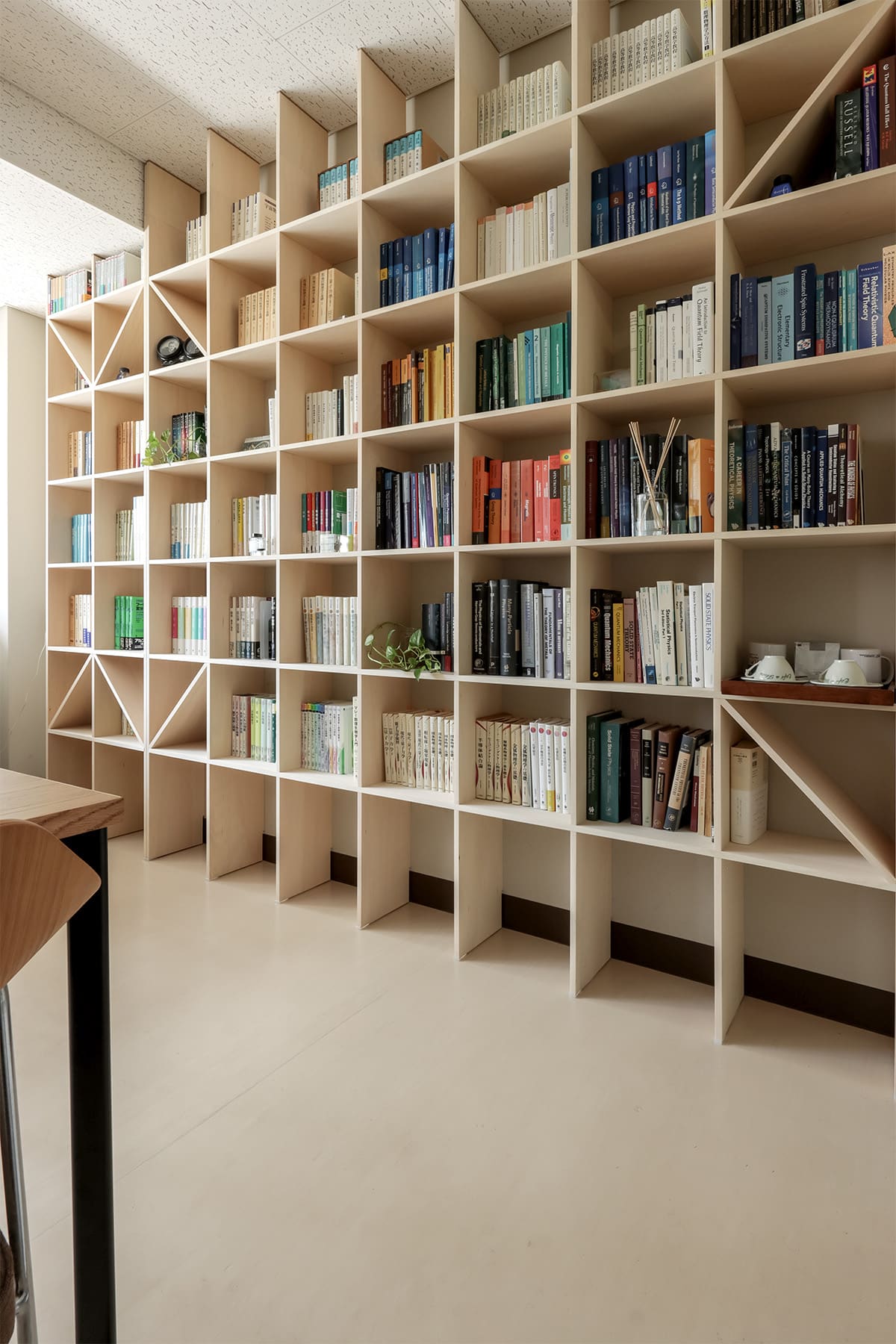 大学の研究室の本棚 - Shelf 壁一面の本棚 奥行250mm - マルゲリータお客様事例