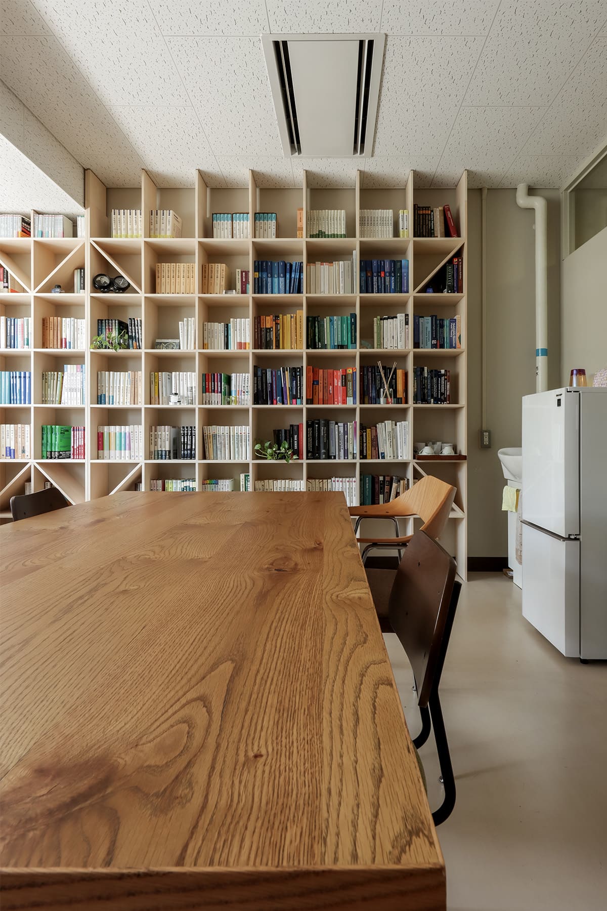 大学の研究室の本棚 - Shelf 壁一面の本棚 奥行250mm - マルゲリータお客様事例