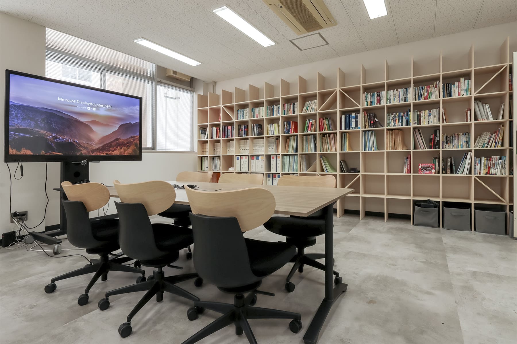 大学の研究室の本棚 - Shelf 壁一面の本棚 奥行250mm - マルゲリータお客様事例