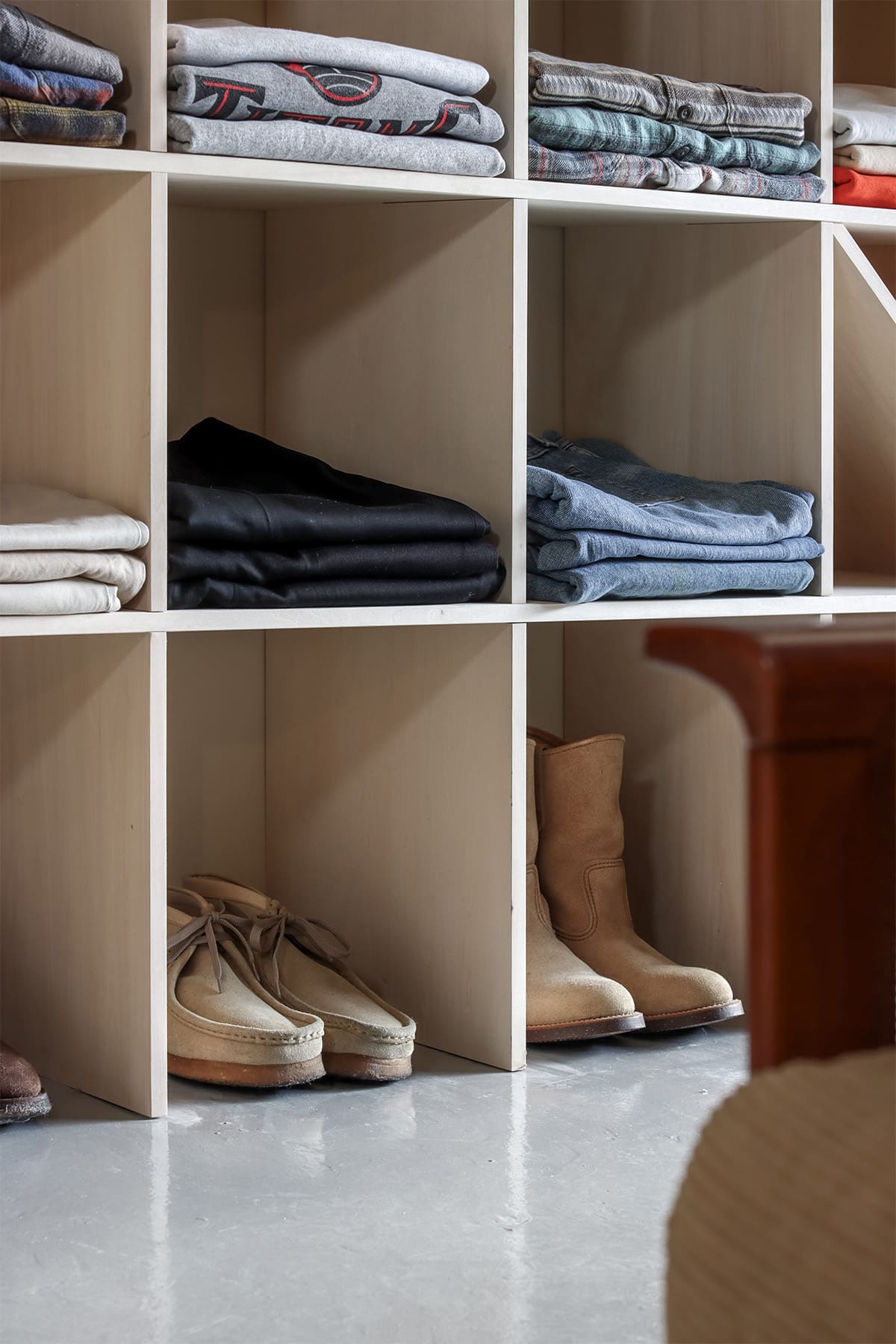 ヴィンテージショップ「kiven」様の店舗什器 - Shelf 壁一面の本棚 - マルゲリータお客様事例