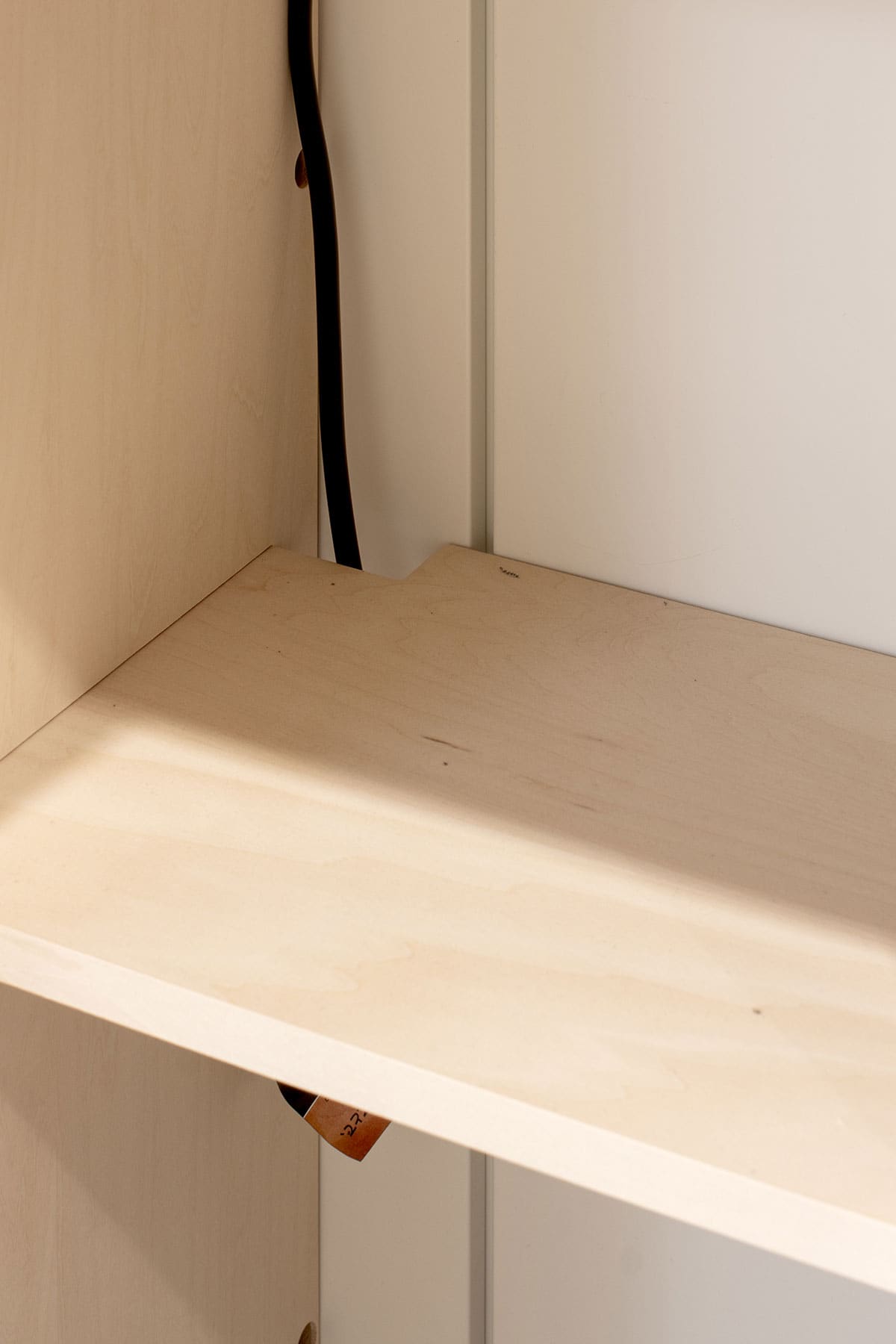 シェア&レンタルオフィス MICAN 様 - Shelf カウンター付き本棚・壁一面の本棚 奥行250mm - マルゲリータお客様事例