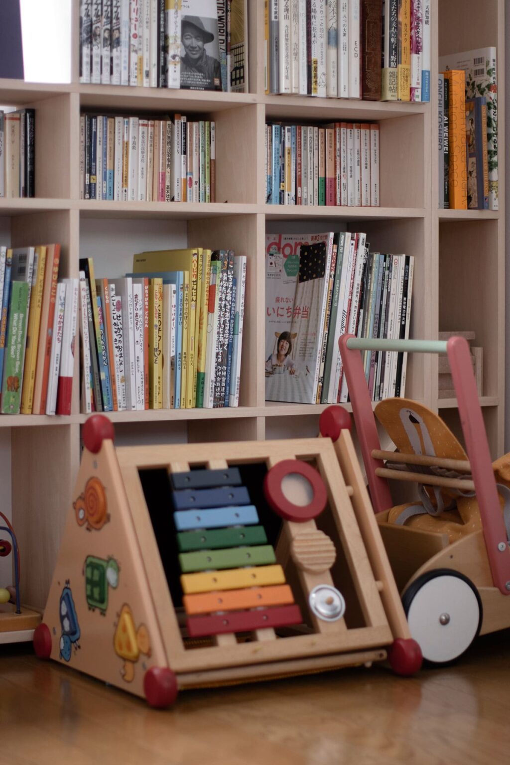 壁に収納をつくる費用は? 造作・既製品の比較や賃貸でも穴をあけない方法をご紹介