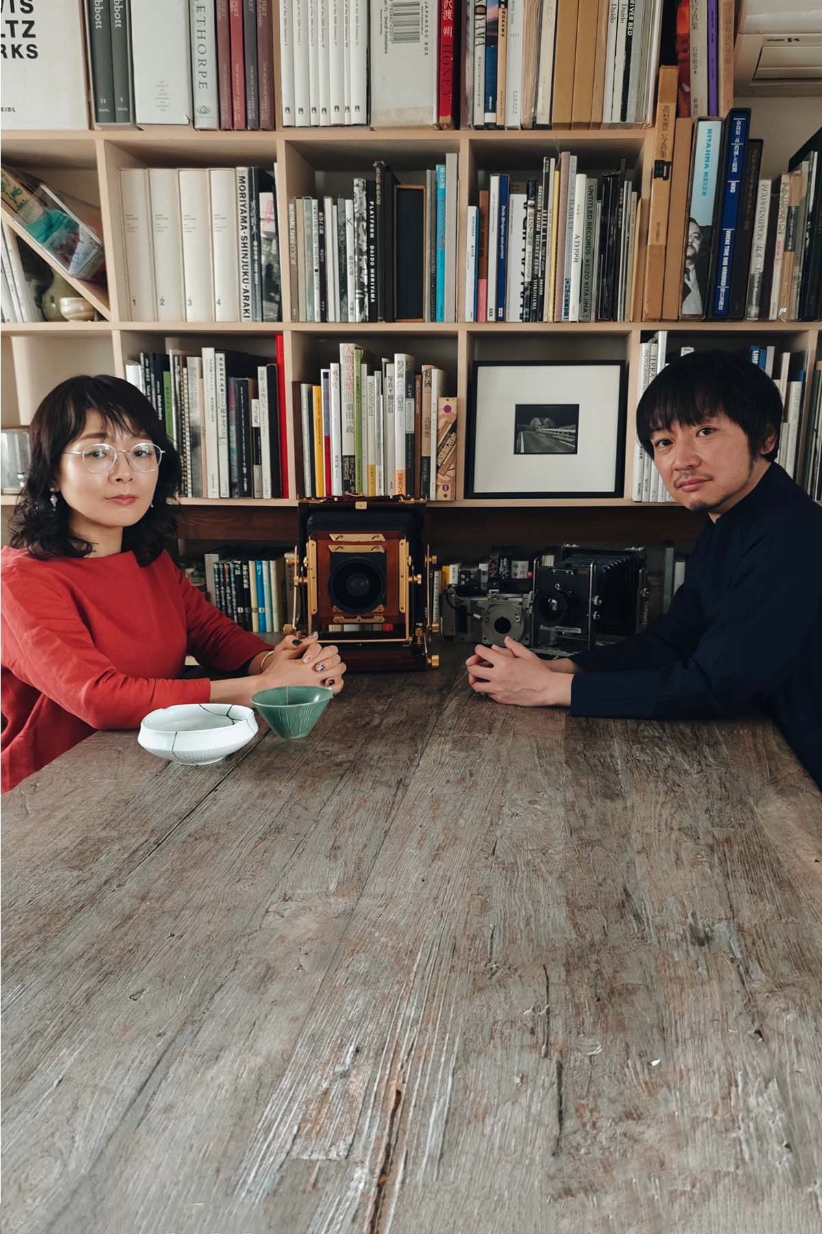 村越としやさん(写真家)・河井菜摘さん(修復専門家)- インタビュー