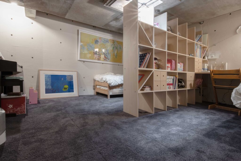 コンパクトでおしゃれな学習机 シンプルでリビングにも合う長く使える机とは