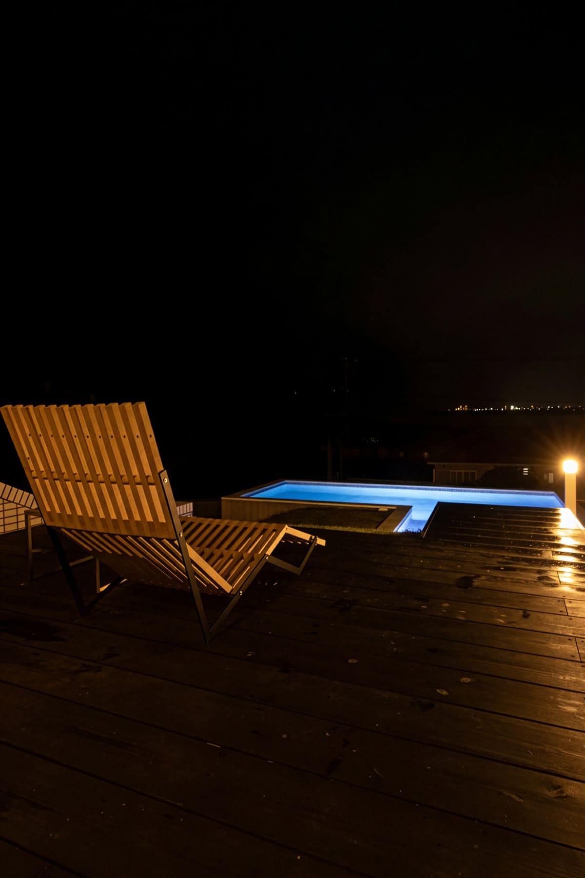 石垣島の民泊プールサイドに - EXA アウトドアファニチャー - マルゲリータお客様事例