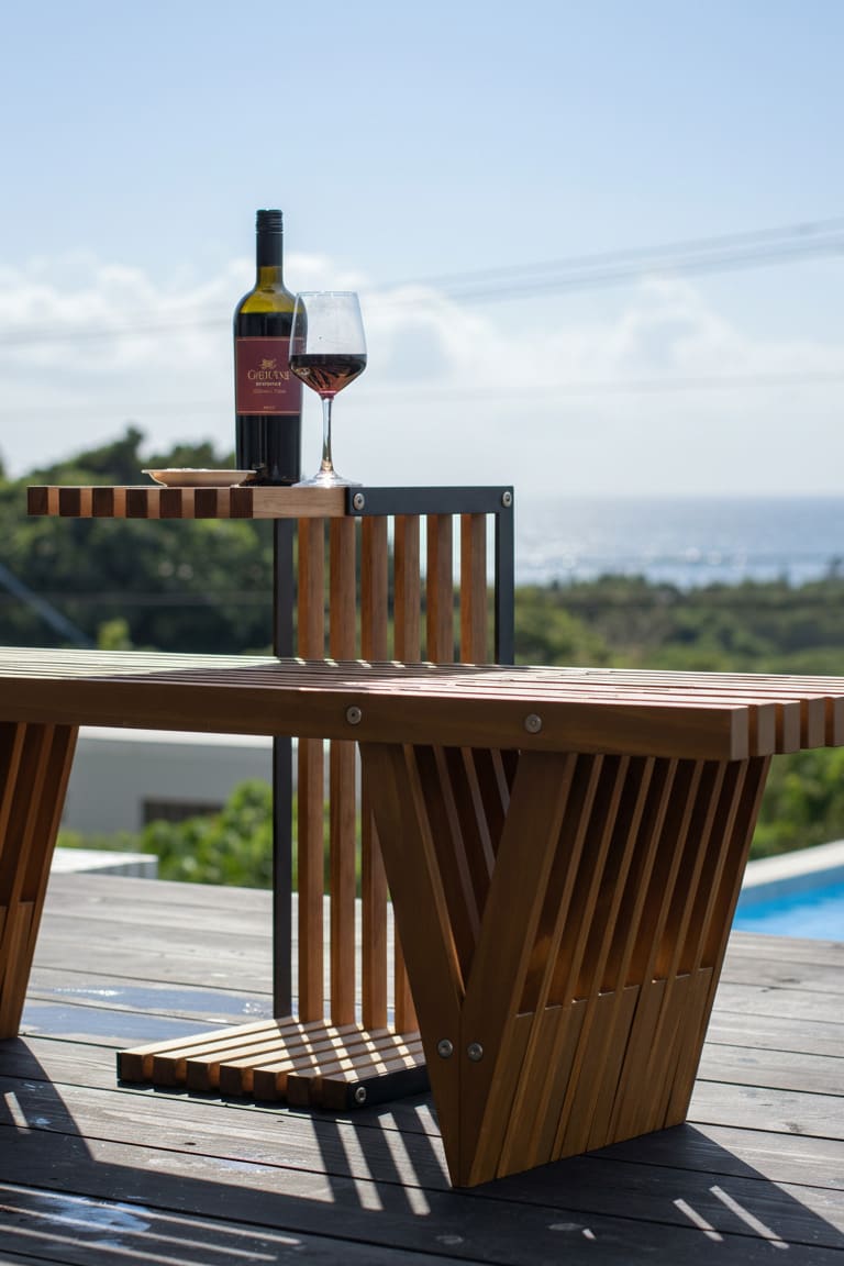 石垣島の民泊プールサイドに - EXA アウトドアファニチャー - マルゲリータお客様事例