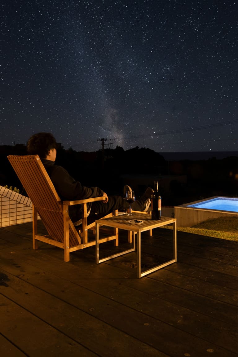 石垣島の民泊プールサイドに - EXA アウトドアファニチャー - マルゲリータお客様事例