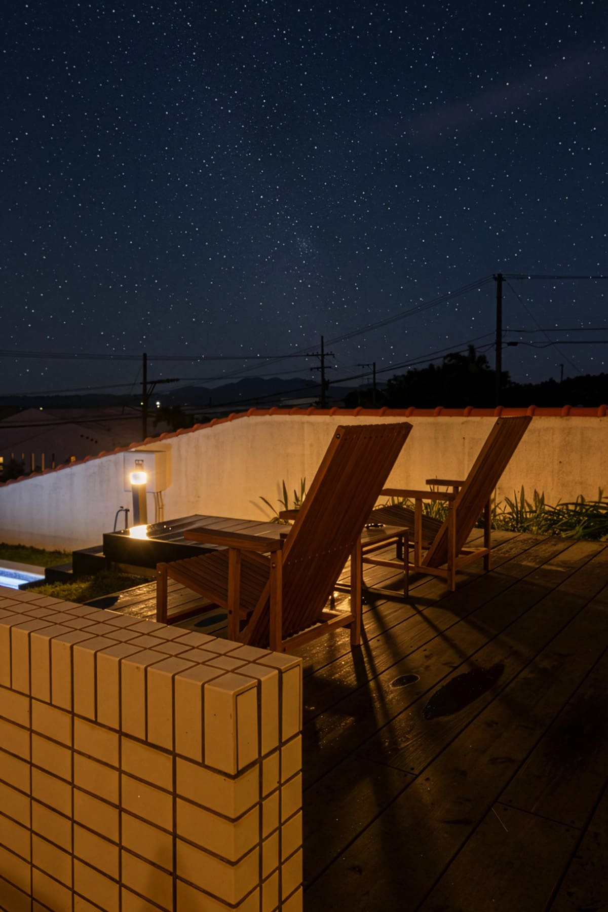 石垣島の民泊プールサイドに - EXA アウトドアファニチャー - マルゲリータお客様事例