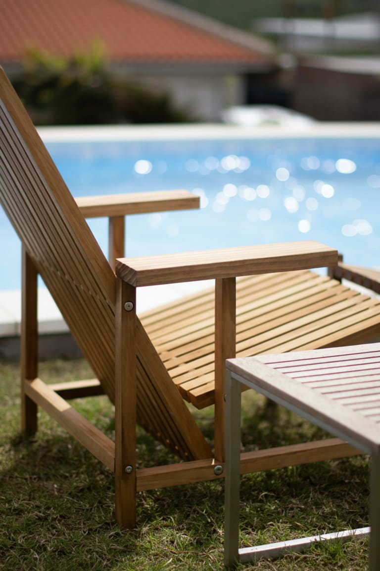 石垣島の民泊プールサイドに - EXA アウトドアファニチャー - マルゲリータお客様事例